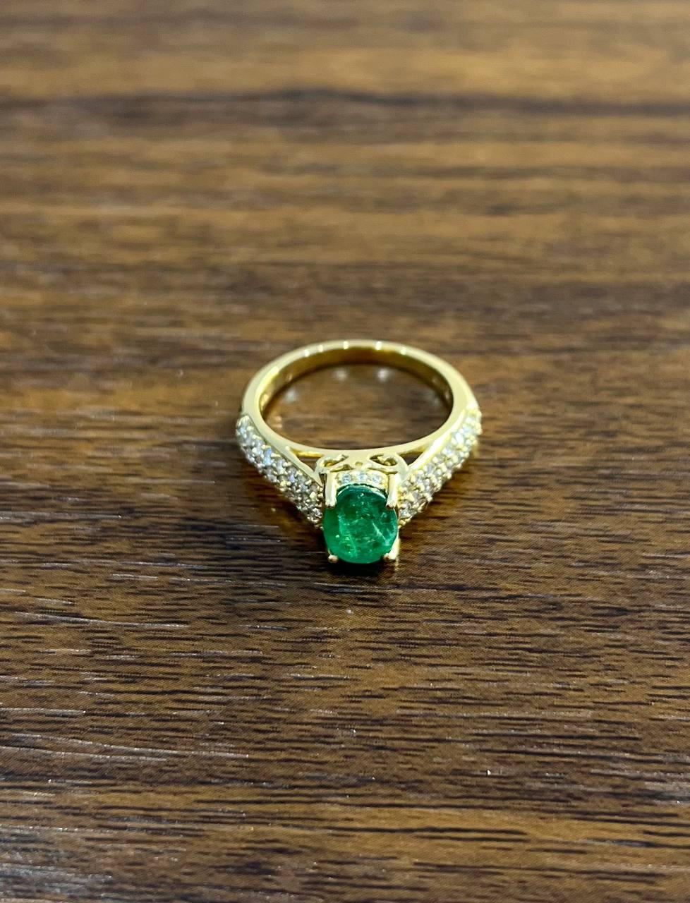 Oval Shape Green Emerald Diamond Pave Set 14K Yellow Gold Classic Ring