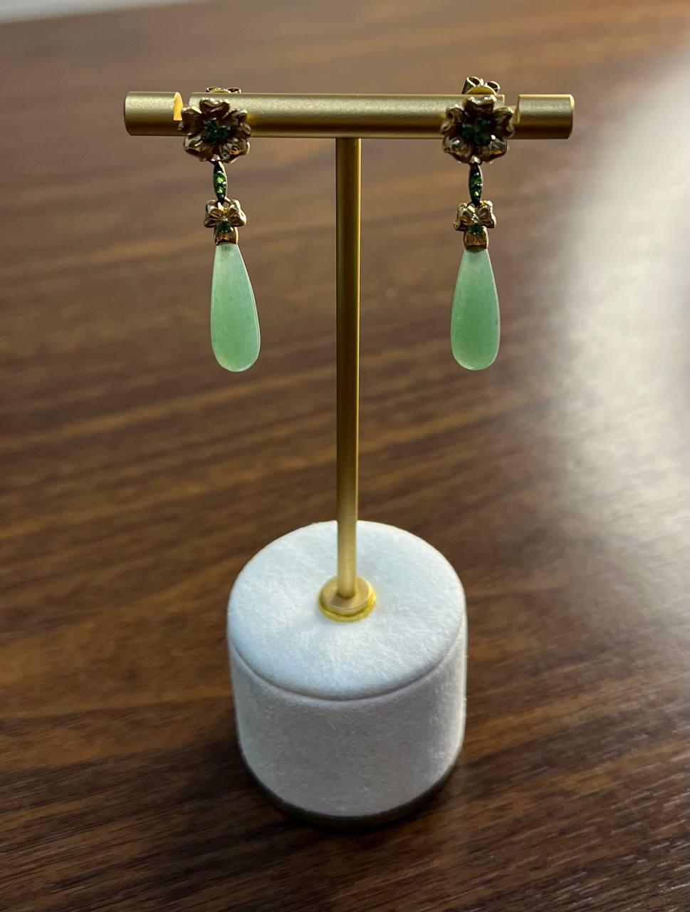 Droplet Briolette Light Green Jade Floral 14K Yellow Gold Teardrop Earrings