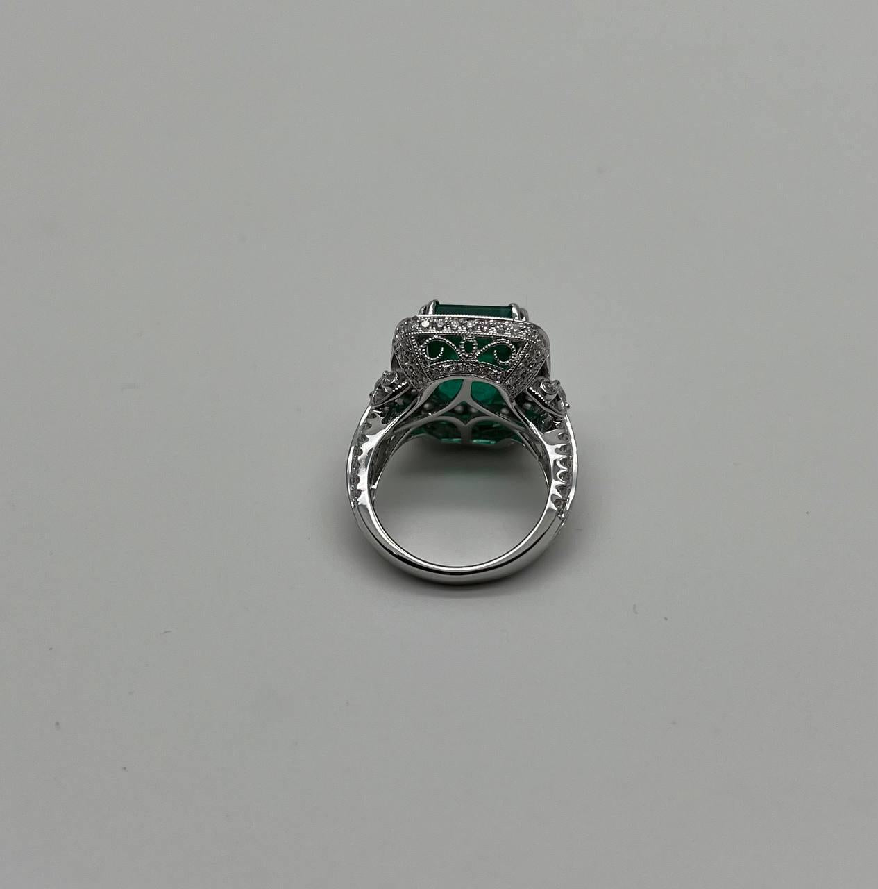 Emerald Cut Shape Emerald Halo Diamond 18K White Gold Classic Statement Ring