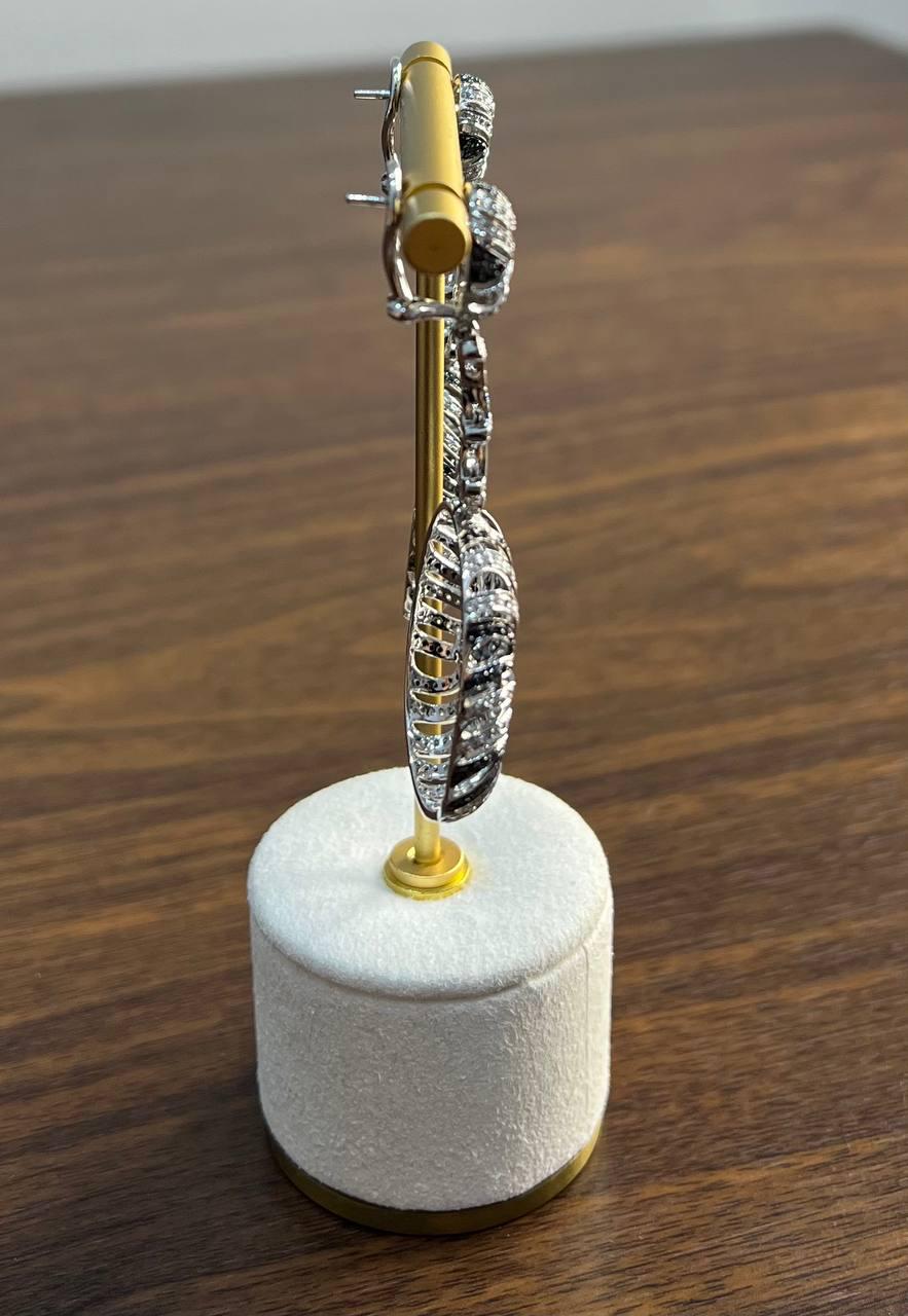 White & Black Brilliant Diamond Pave 18 Karat White Gold Statement Drop Earrings