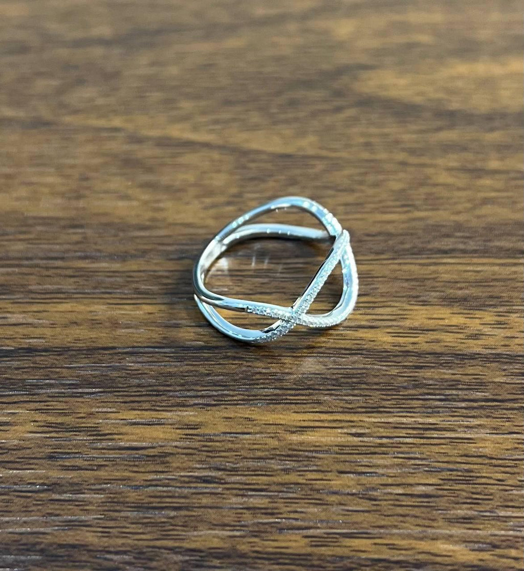 Geometric Infinity Twist Brilliant Cut White Diamond 18 Karat White Gold Ring
