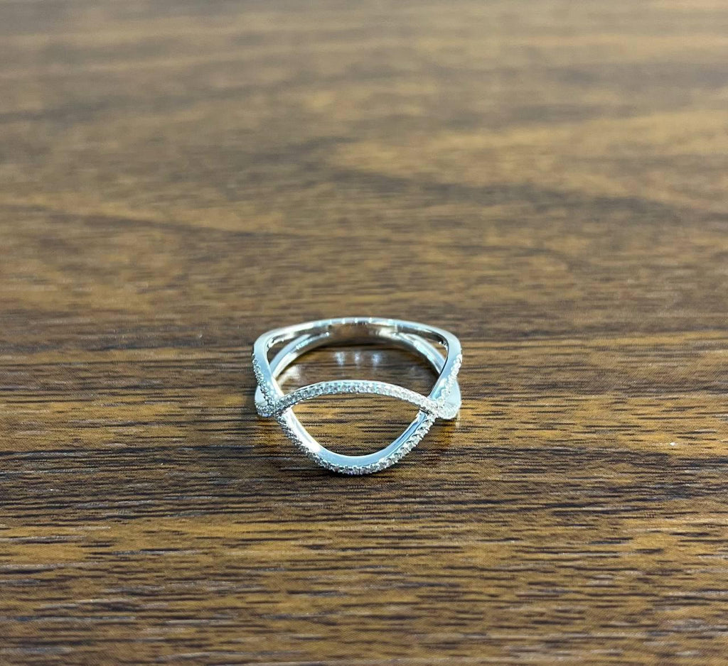 Geometric Infinity Twist Brilliant Cut White Diamond 18 Karat White Gold Ring