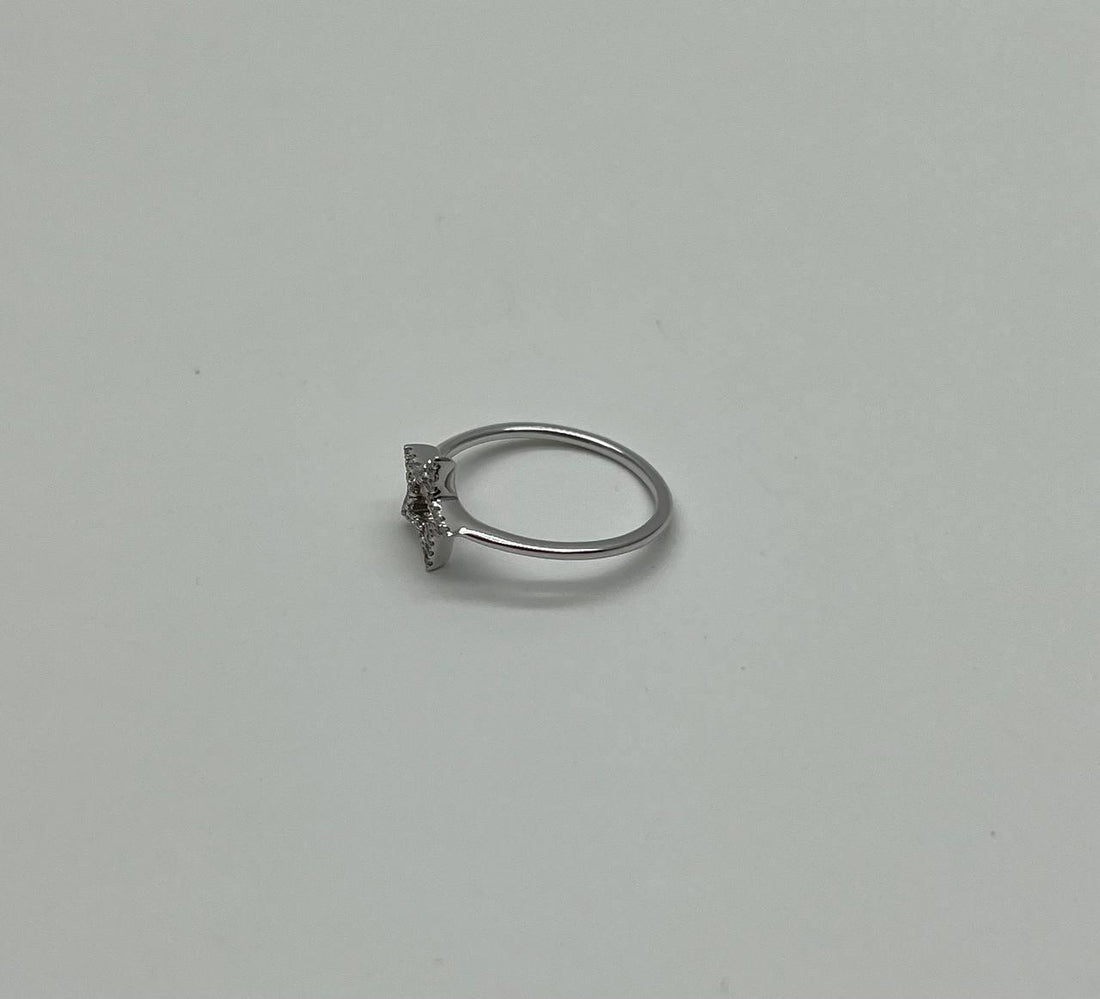 Star White Diamond Brilliant 14K White Gold Dainty Fun Statement Ring