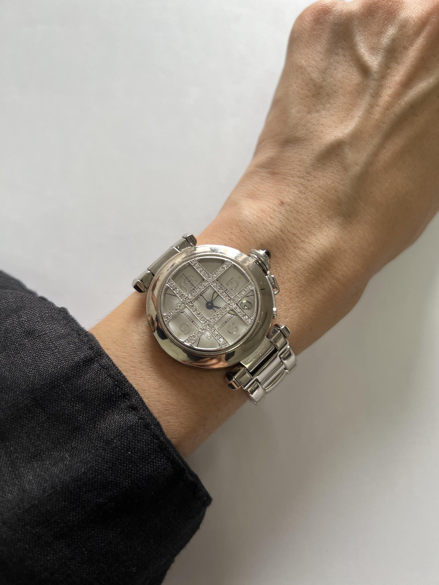Cartier Pasha de Cartier White Dial Diamonds Halo Grid 18 Karat White Gold Watch