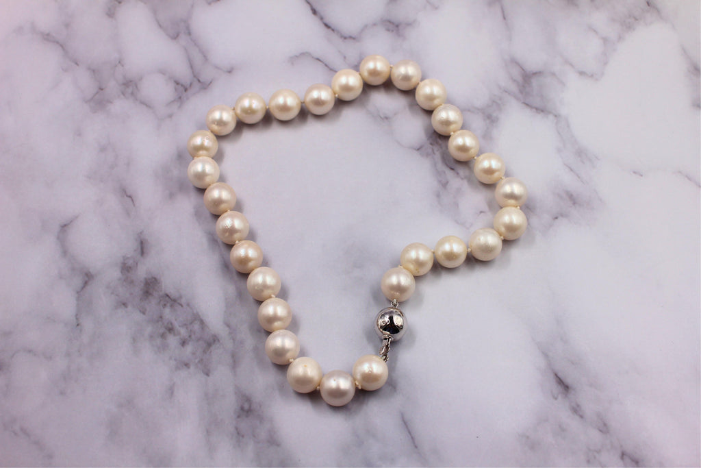 Classic Round South Sea White Pearl Short Bead 18K White Gold Diamond Necklace