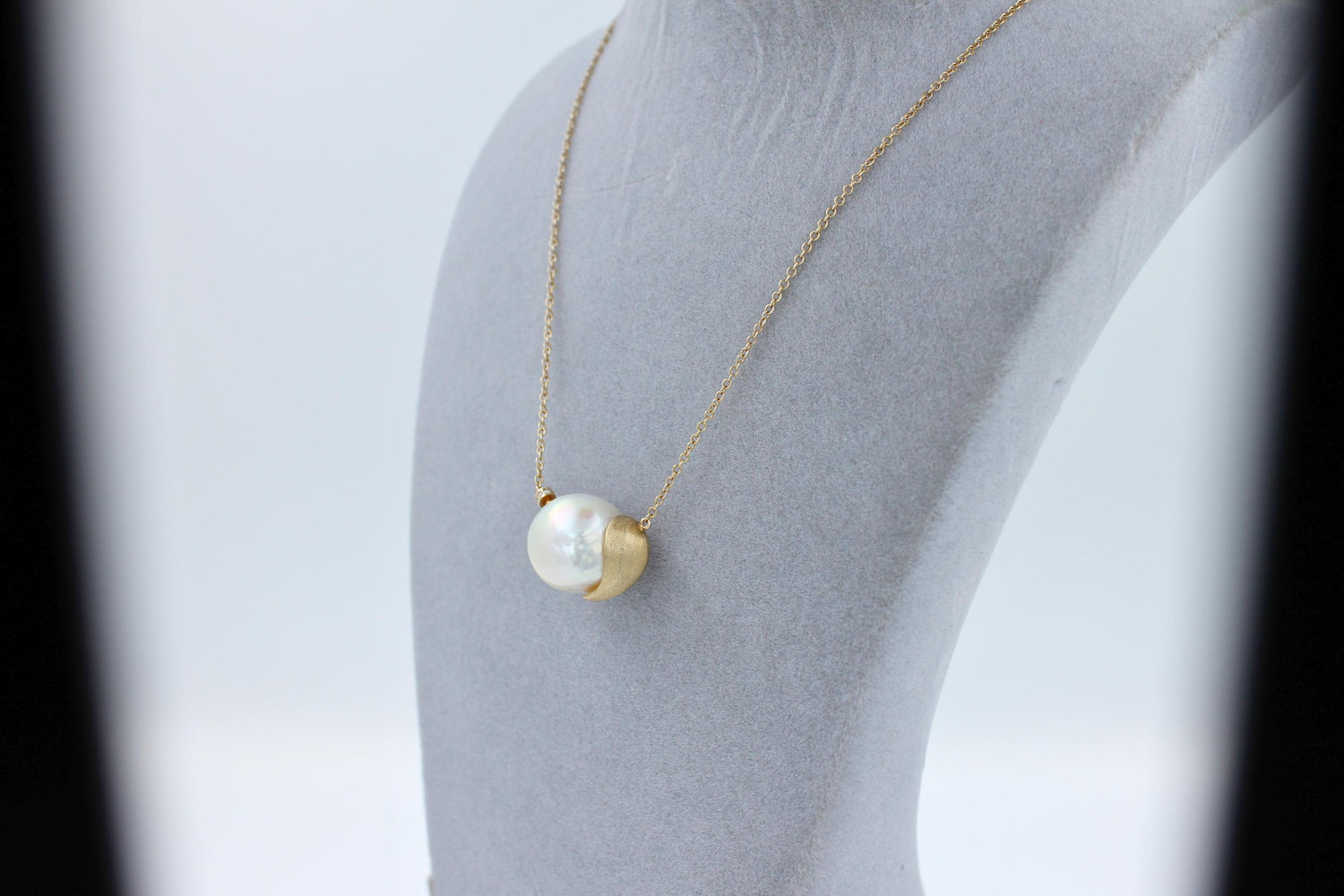 White South Sea Pearl Diamond 18K Gold Satin Brushed Gold Pendant Necklace
