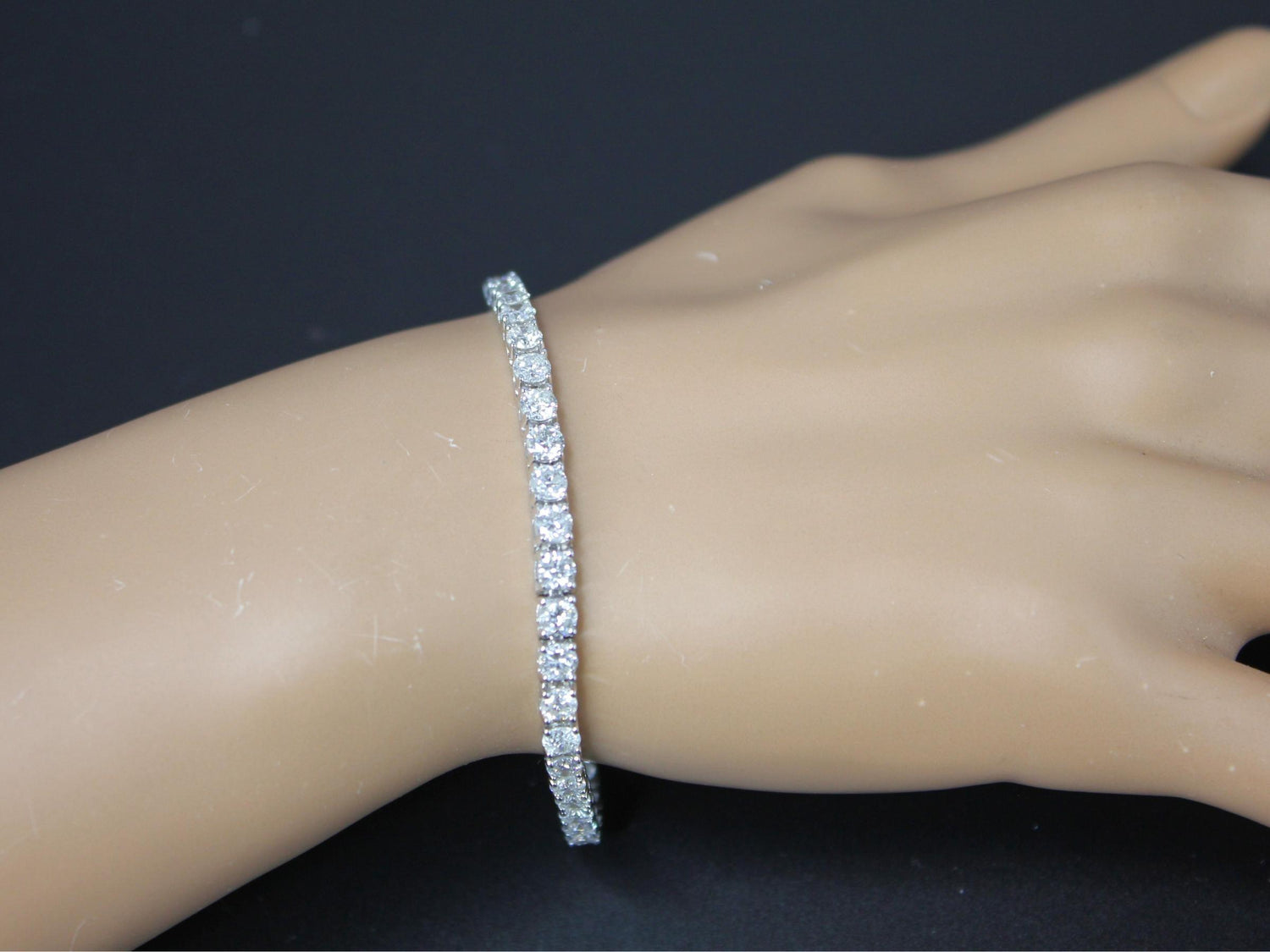 Diamond 5 Carat Tennis Line Classic Fashion 14 Karat White Gold Bracelet