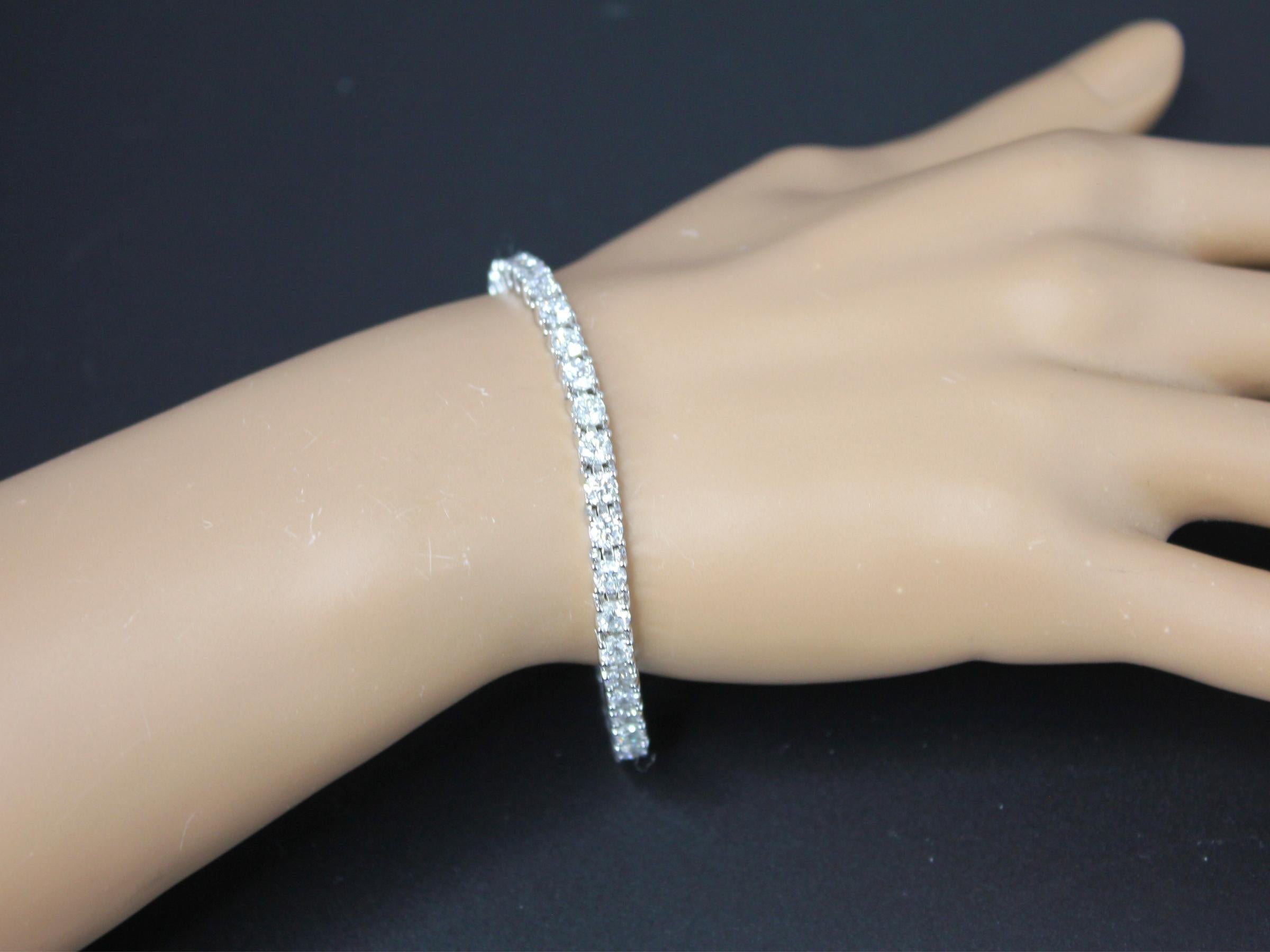Diamond 7.5 Carat Tennis Line Classic Fashion 14 Karat White Gold Bracelet