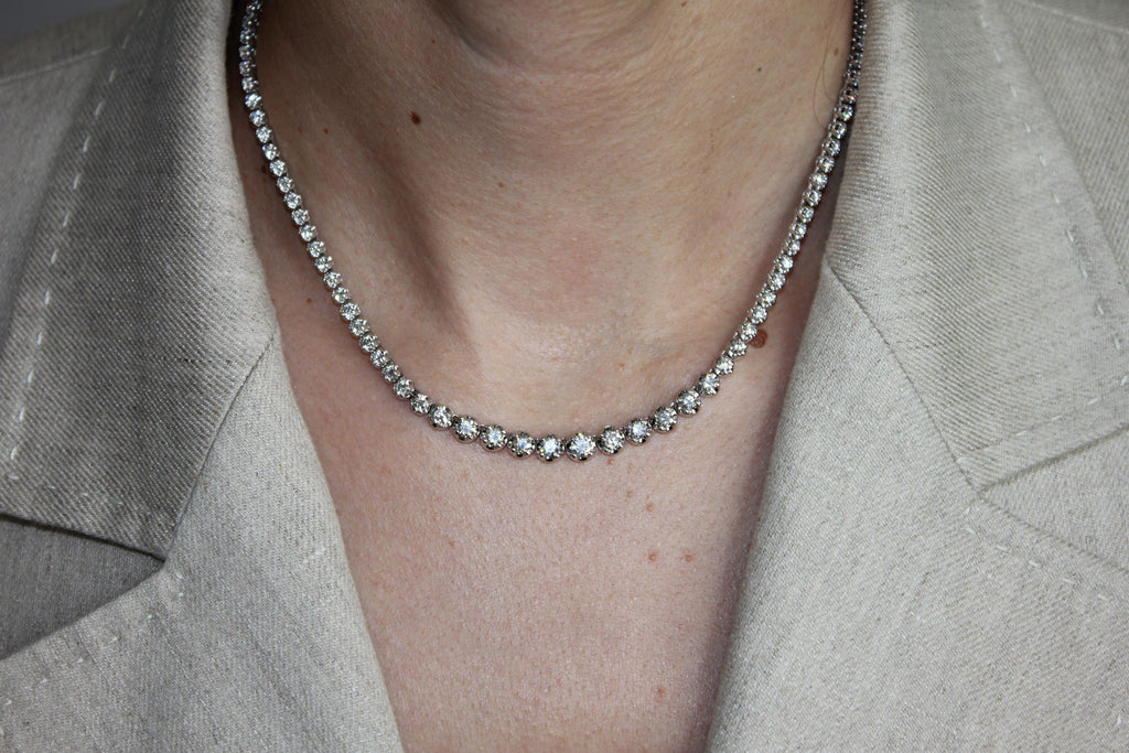 Diamond Classic Graduated Round Brilliant Tennis 18 Karat White Gold Necklace