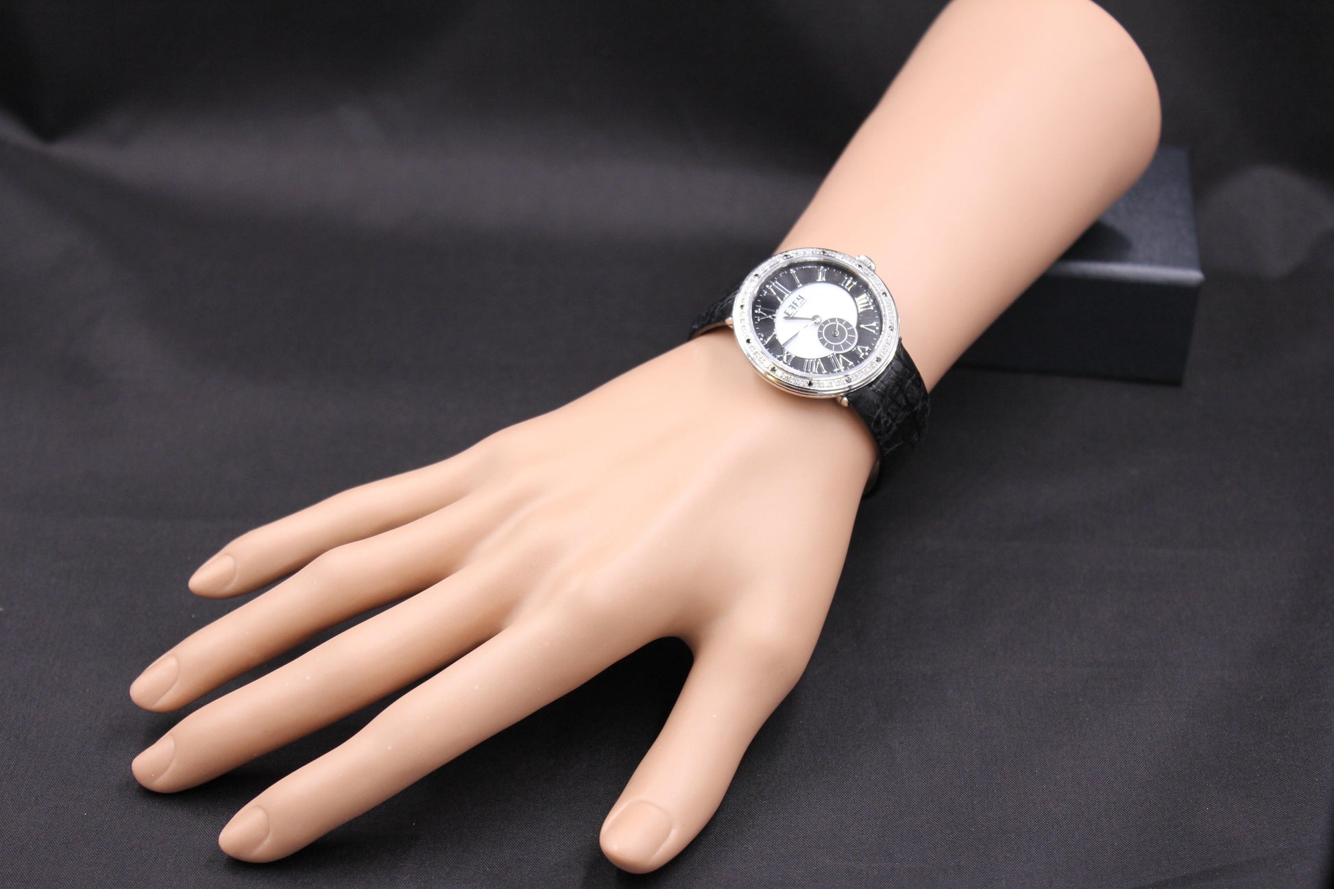 Diamonds Pave Dial Luxury Swiss Quartz Exotic Watch 0.64 Tcw