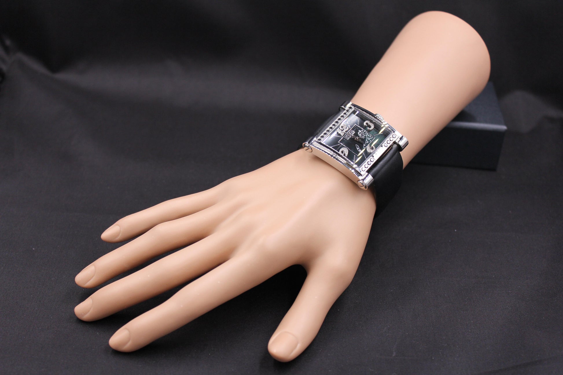 Diamonds Pave Dial Luxury Swiss Quartz Exotic Watch 0.77 Tcw