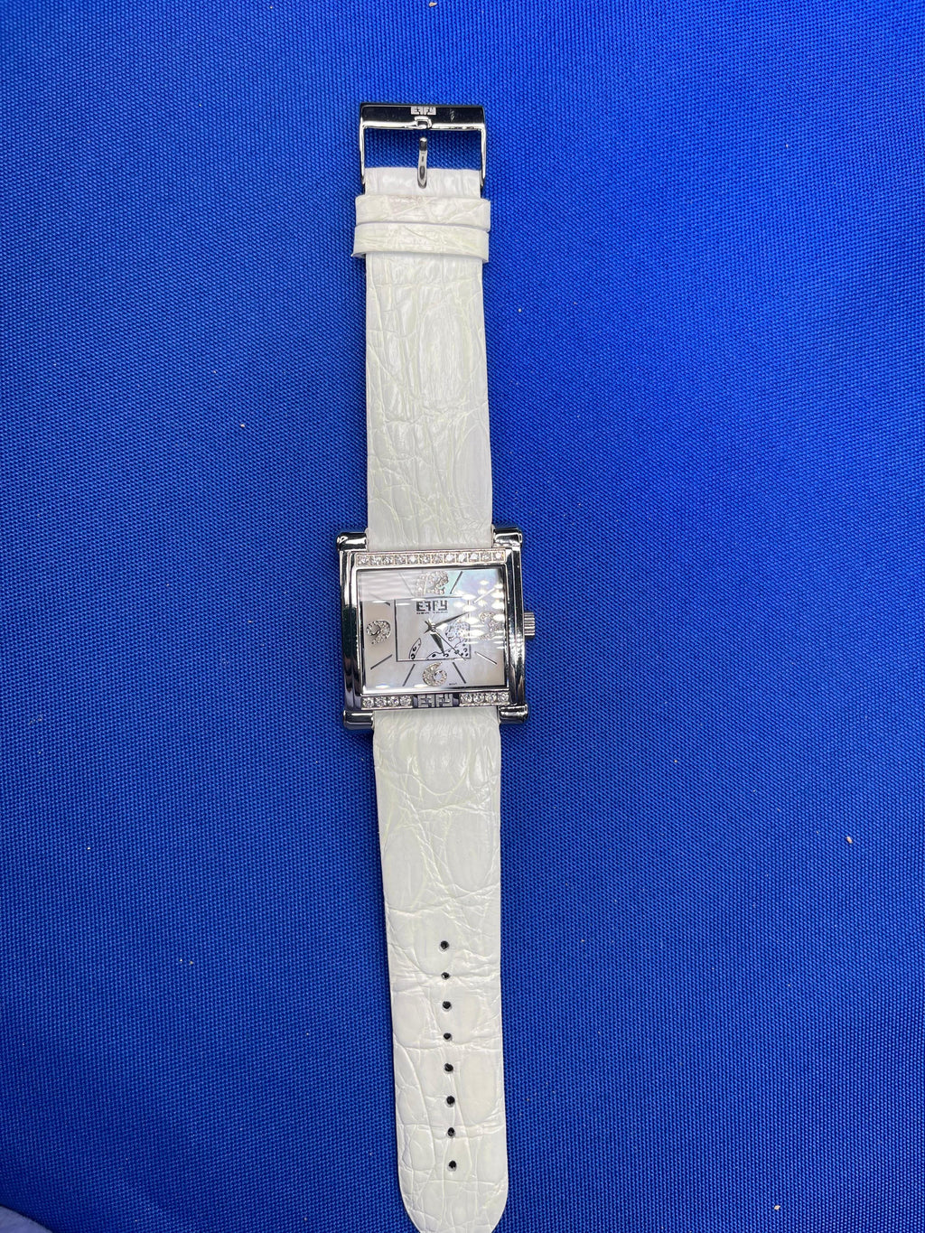 Diamonds Pave Dial Luxury Swiss Quartz Exotic Watch 0.77 Tcw