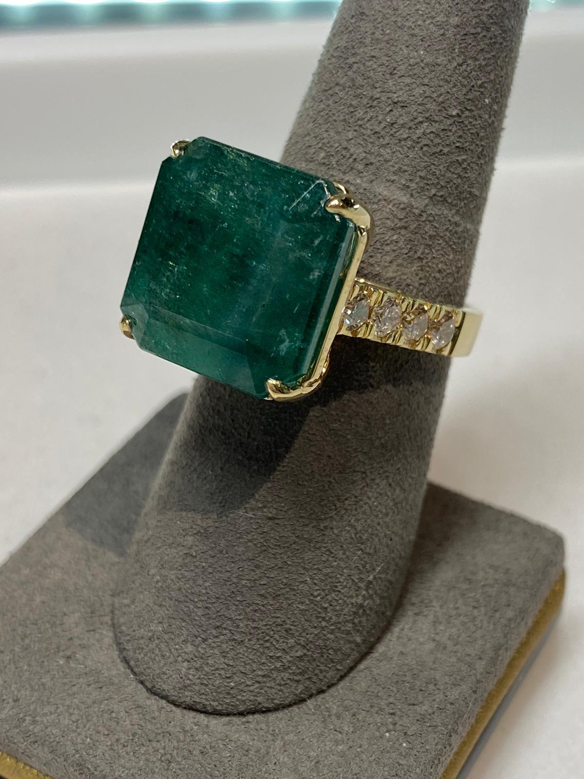 Emerald Diamond Cocktail Statement Large Unique Luxury 18 Karat Yellow Gold Ring