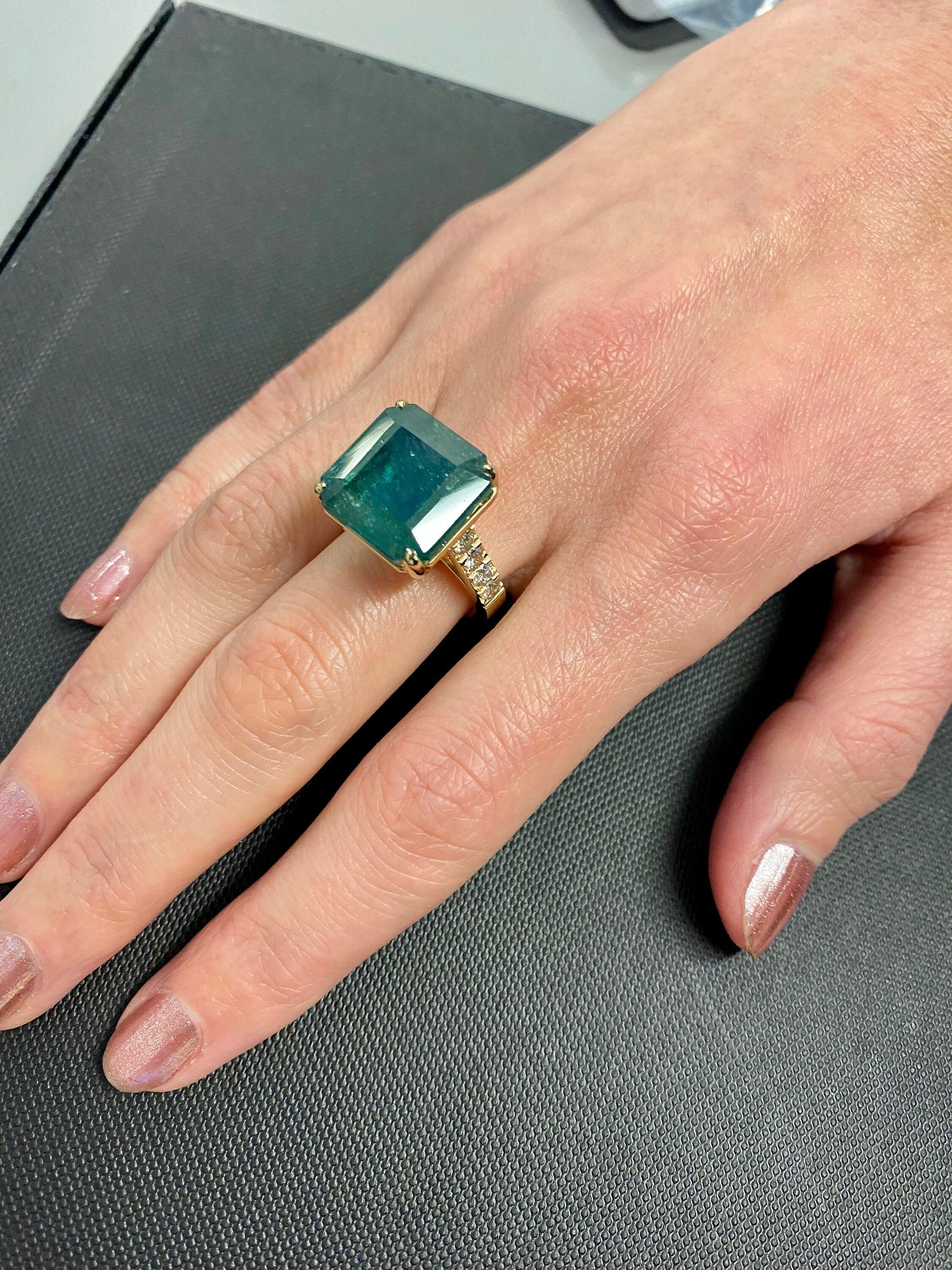 Fancy Vivid Green Emerald Shape Square Step Cut Emerald Diamond Cocktail Stateme
