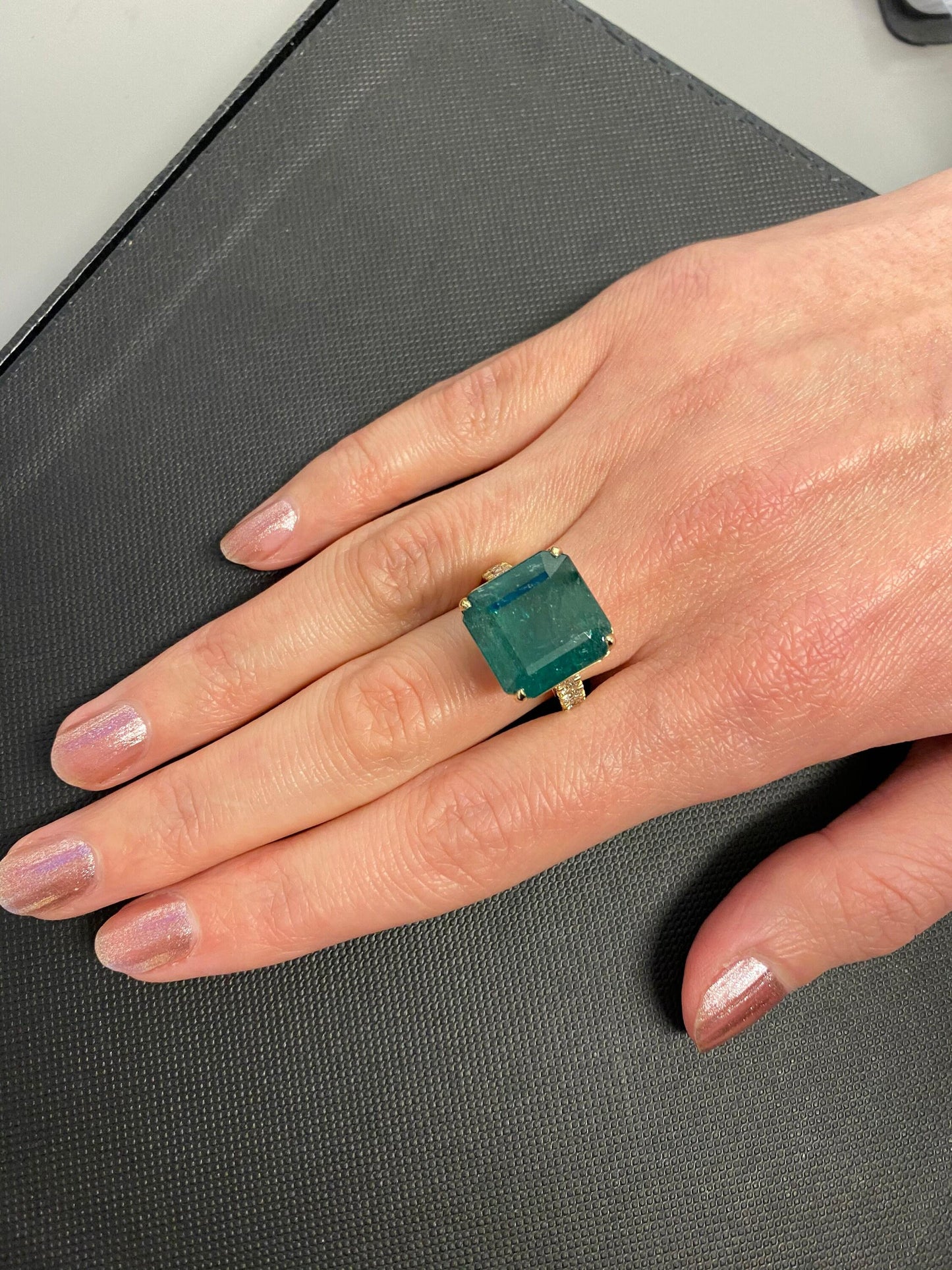 fancy vivid green emerald shape square step cut emerald diamond cocktail stateme