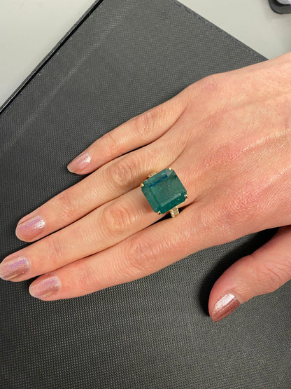 Fancy Vivid Green Emerald Shape Square Step Cut Emerald Diamond Cocktail Stateme