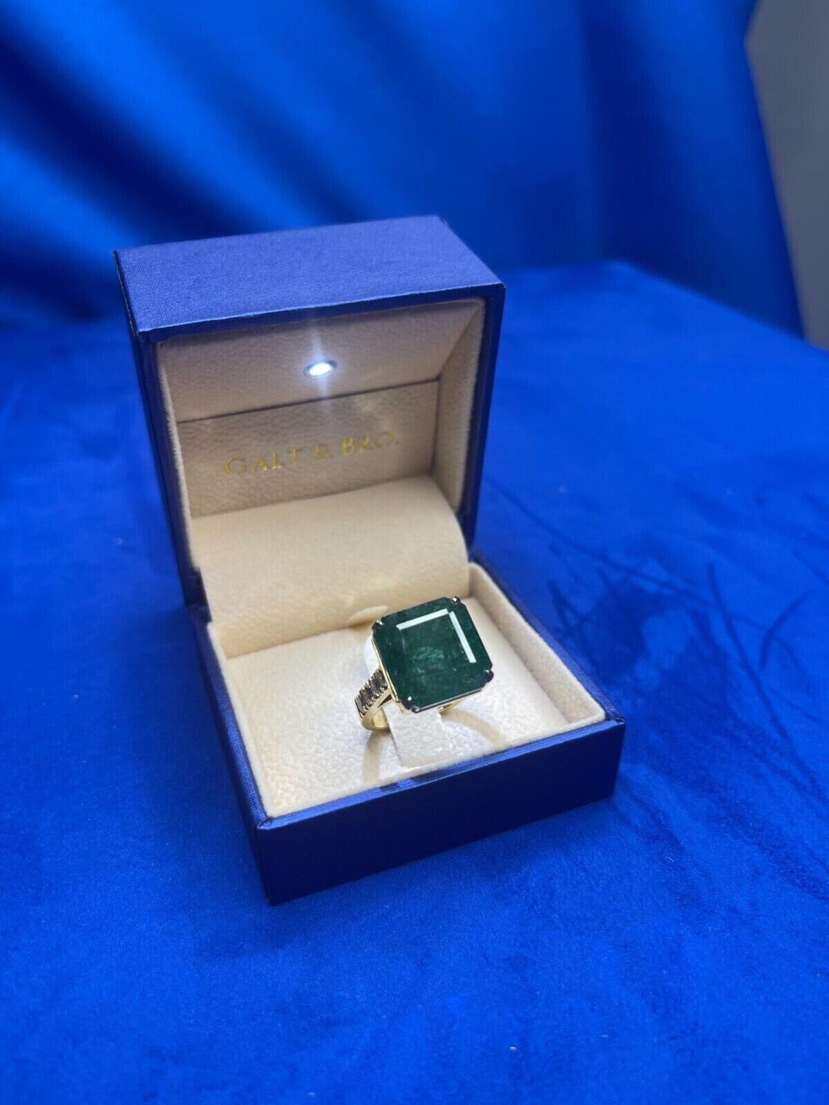 Fancy Vivid Green Emerald Shape Square Step Cut Emerald Diamond Cocktail Stateme
