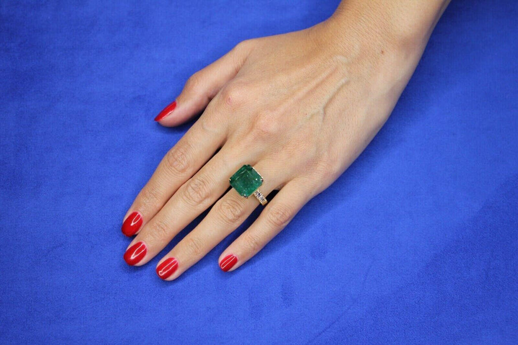 Fancy Vivid Green Emerald Shape Square Step Cut Emerald Diamond Cocktail Stateme
