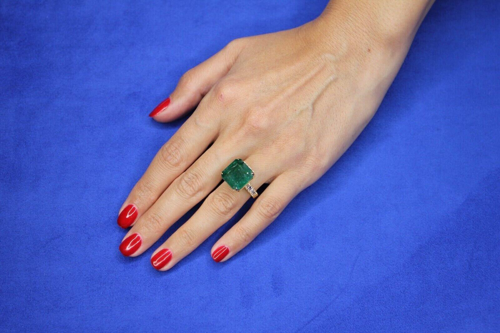 Fancy Vivid Green Emerald Shape Square Step Cut Emerald Diamond Cocktail Stateme