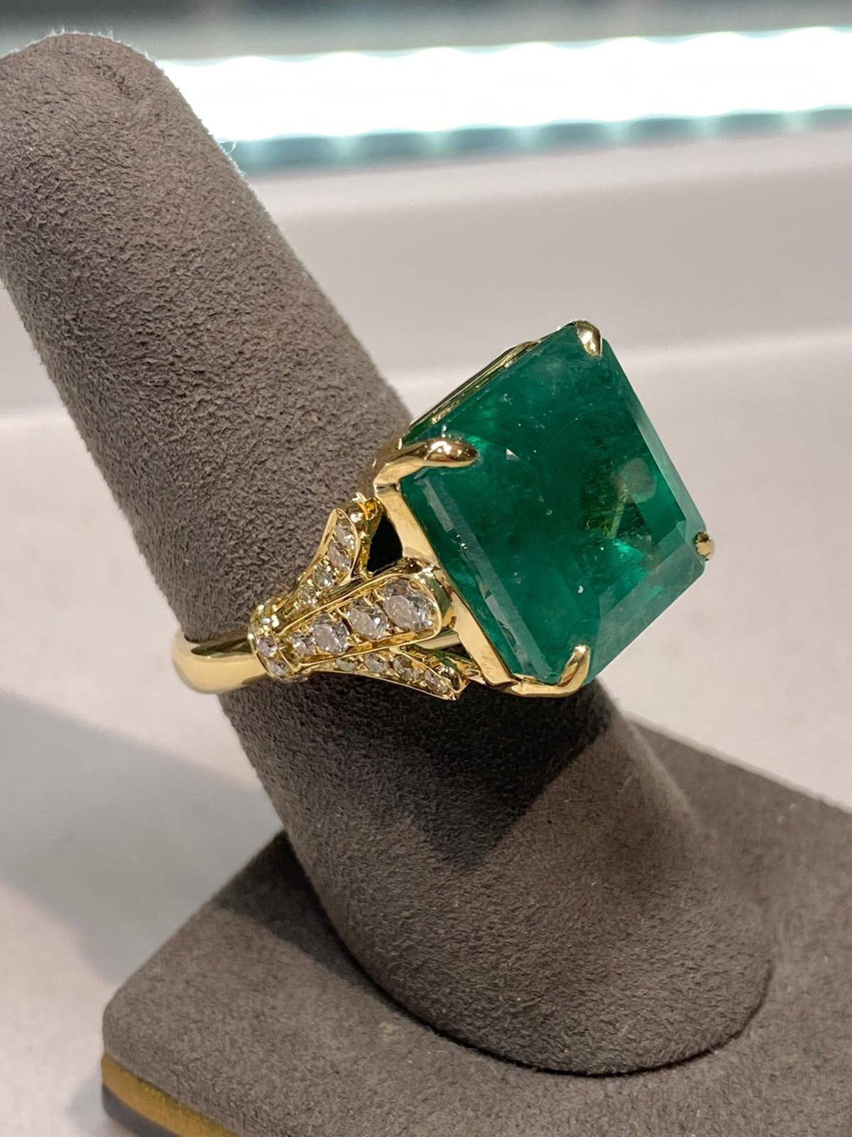 Fancy Vivid Green Emerald Shape Square Step Cut Emerald Diamond Cocktail Stateme