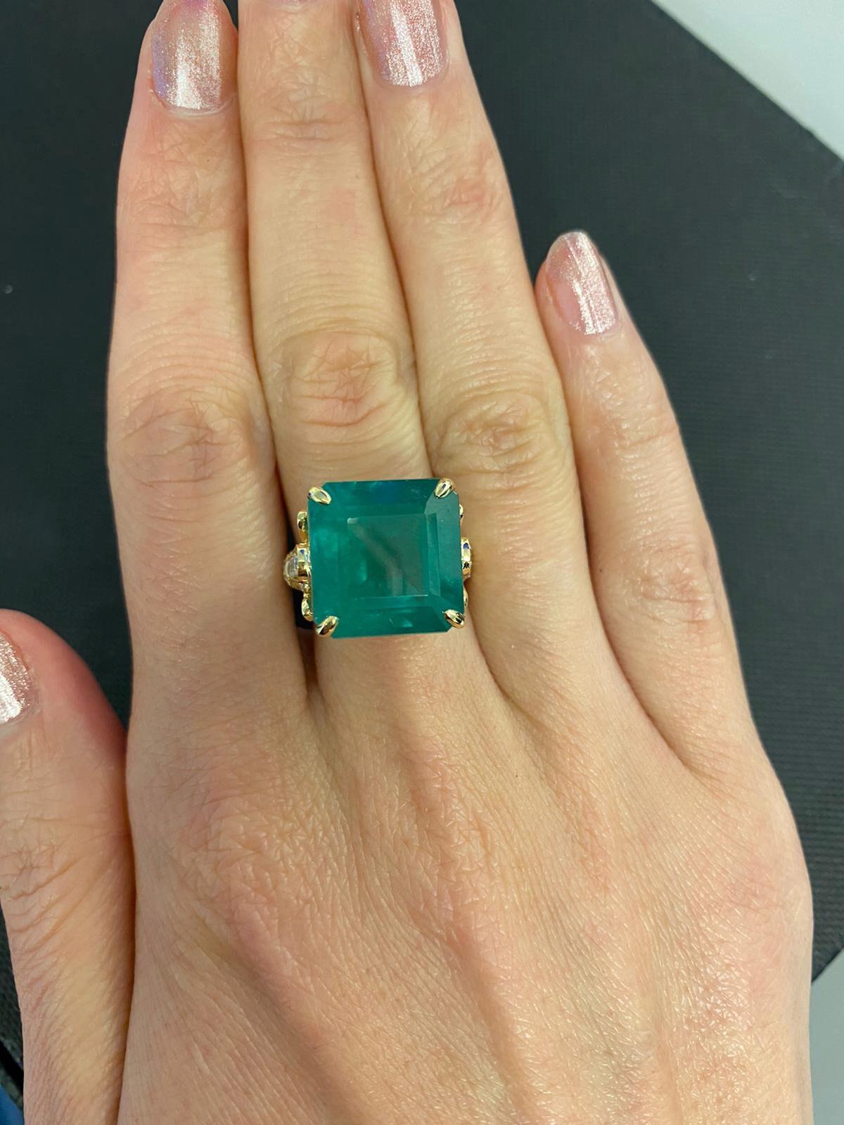 Fancy Vivid Green Emerald Shape Square Step Cut Emerald Diamond Cocktail Stateme