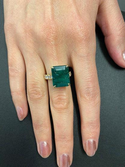 Fancy Vivid Green Emerald Shape Step Cut Emerald Diamond Cocktail Statement Uniq