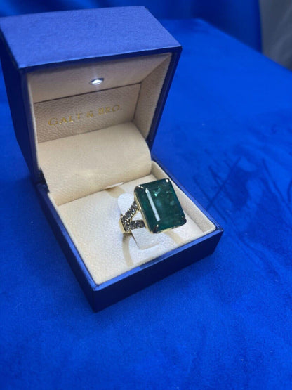 Fancy Vivid Green Emerald Shape Step Cut Emerald Diamond Cocktail Statement Uniq