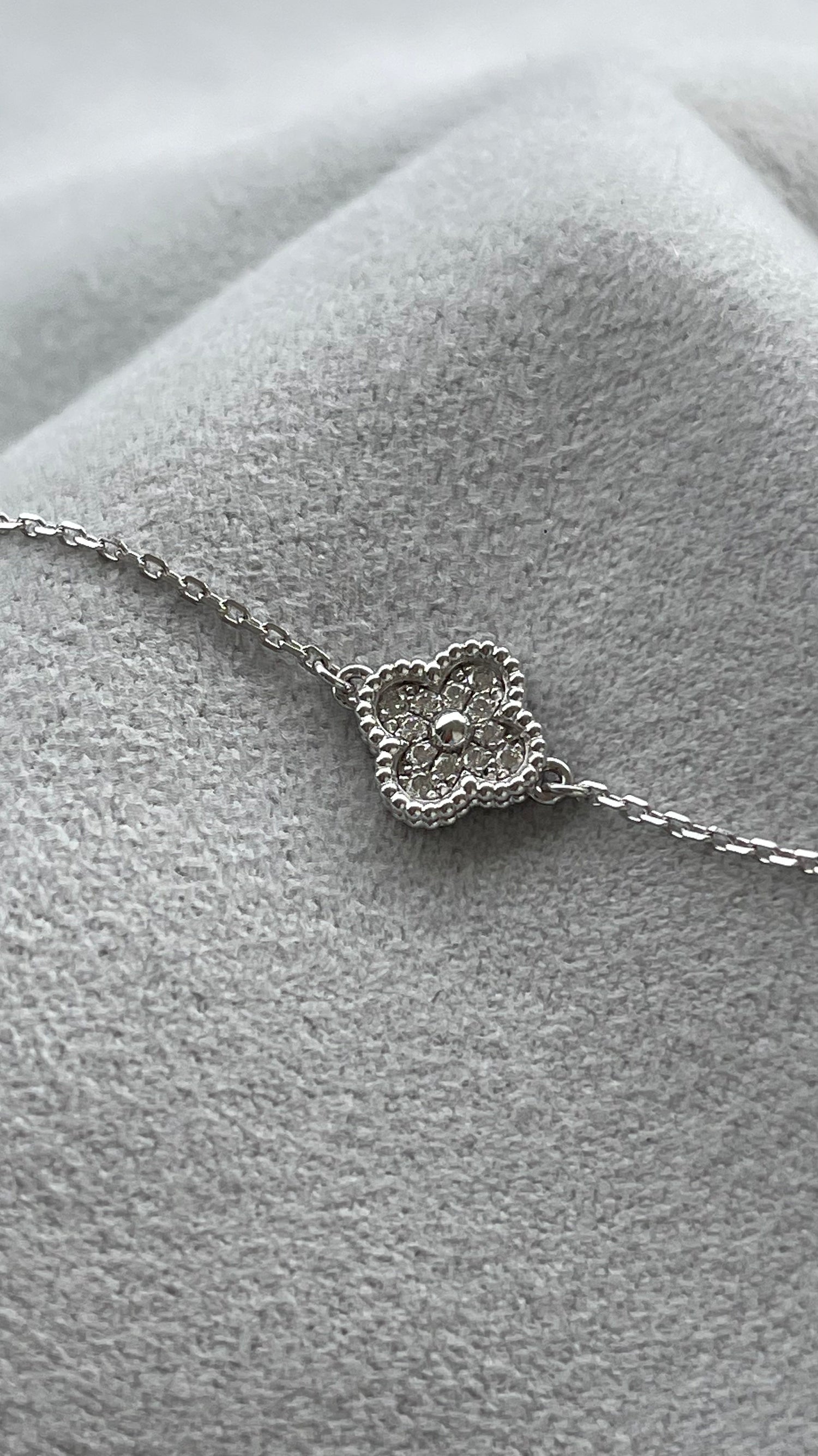 Van Cleef &amp; Arpels Sweet Alhambra Diamond Pave 1 Motif 18K White Gold Bracelet