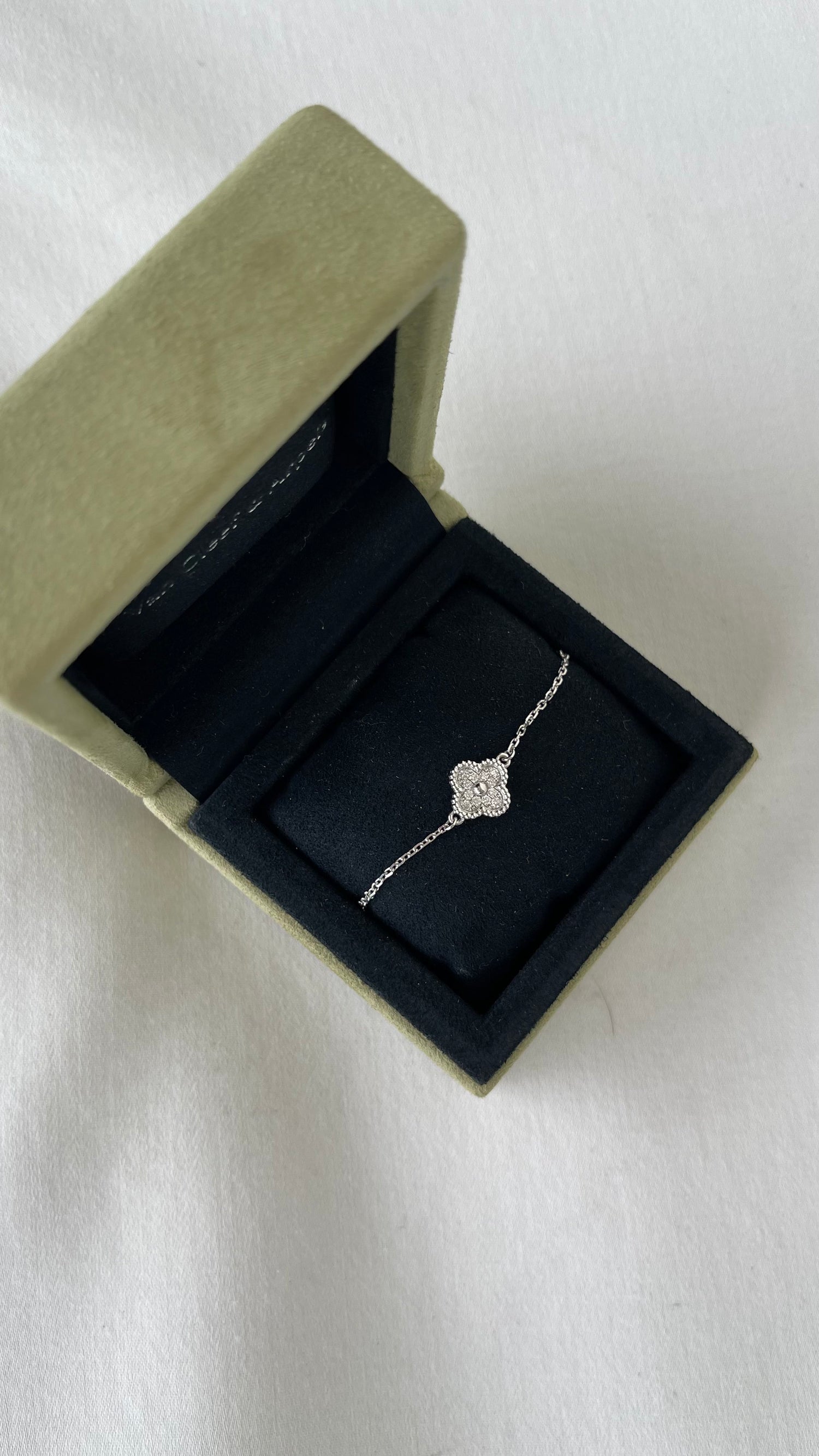 Van Cleef &amp; Arpels Sweet Alhambra Diamond Pave 1 Motif 18K White Gold Bracelet