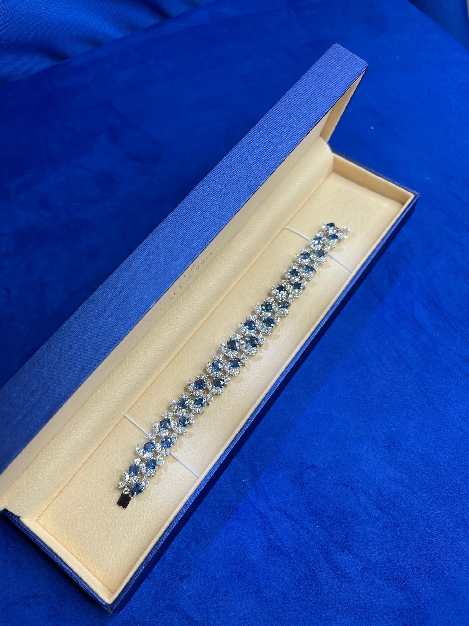 Multi Cushion Shape Blue Sapphire Diamond 18 Karat White Gold Tennis Bracelet