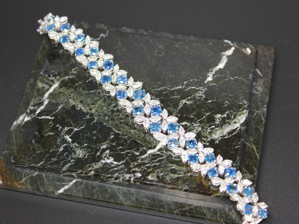 Multi Cushion Shape Blue Sapphire Diamond 18 Karat White Gold Tennis Bracelet