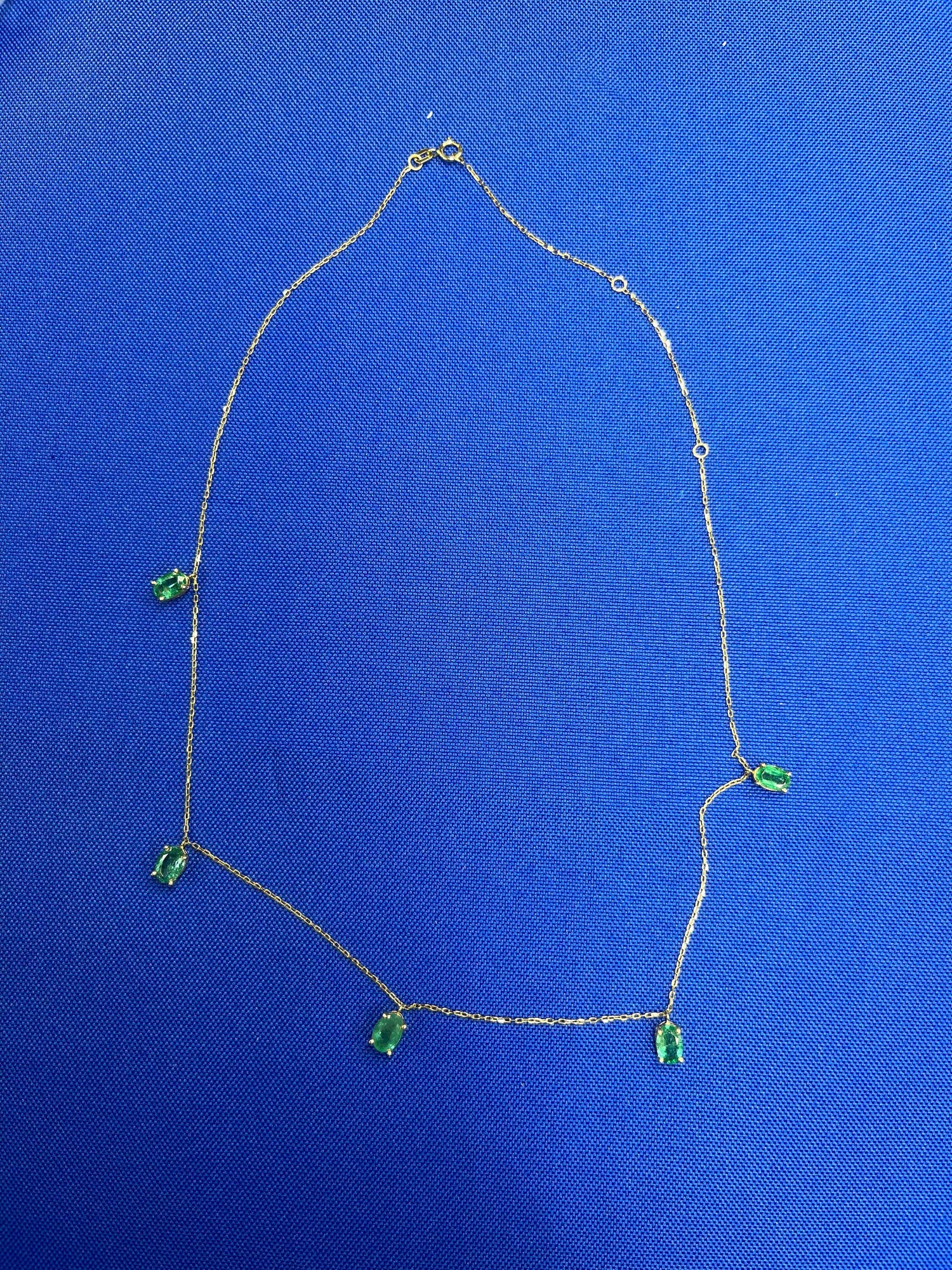 Multi Oval Shape Brilliant Cut Vivid Green Emeralds 14 Karat Yellow Gold Chain L