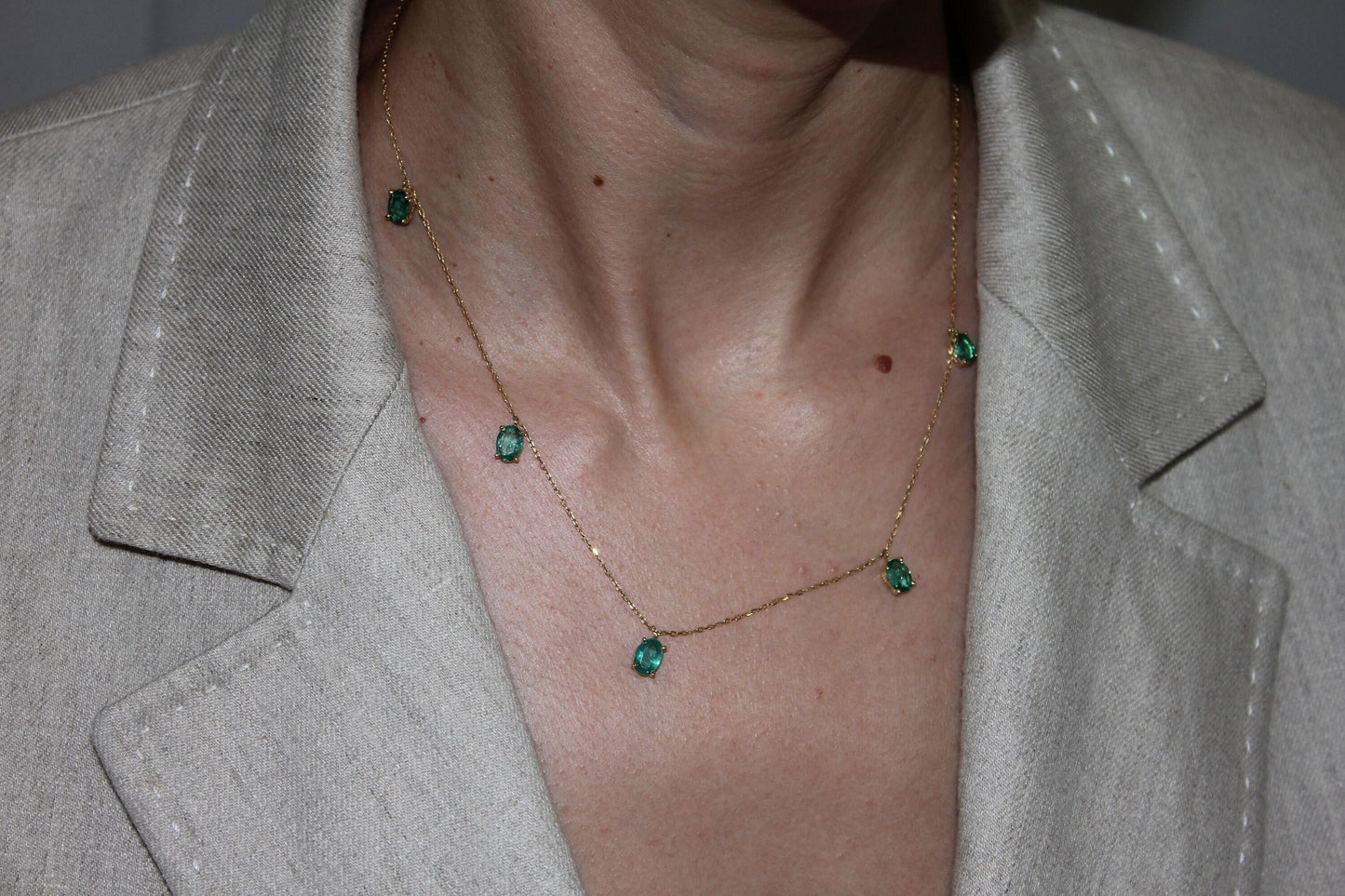 multi oval shape brilliant cut vivid green emeralds 14 karat yellow gold chain l