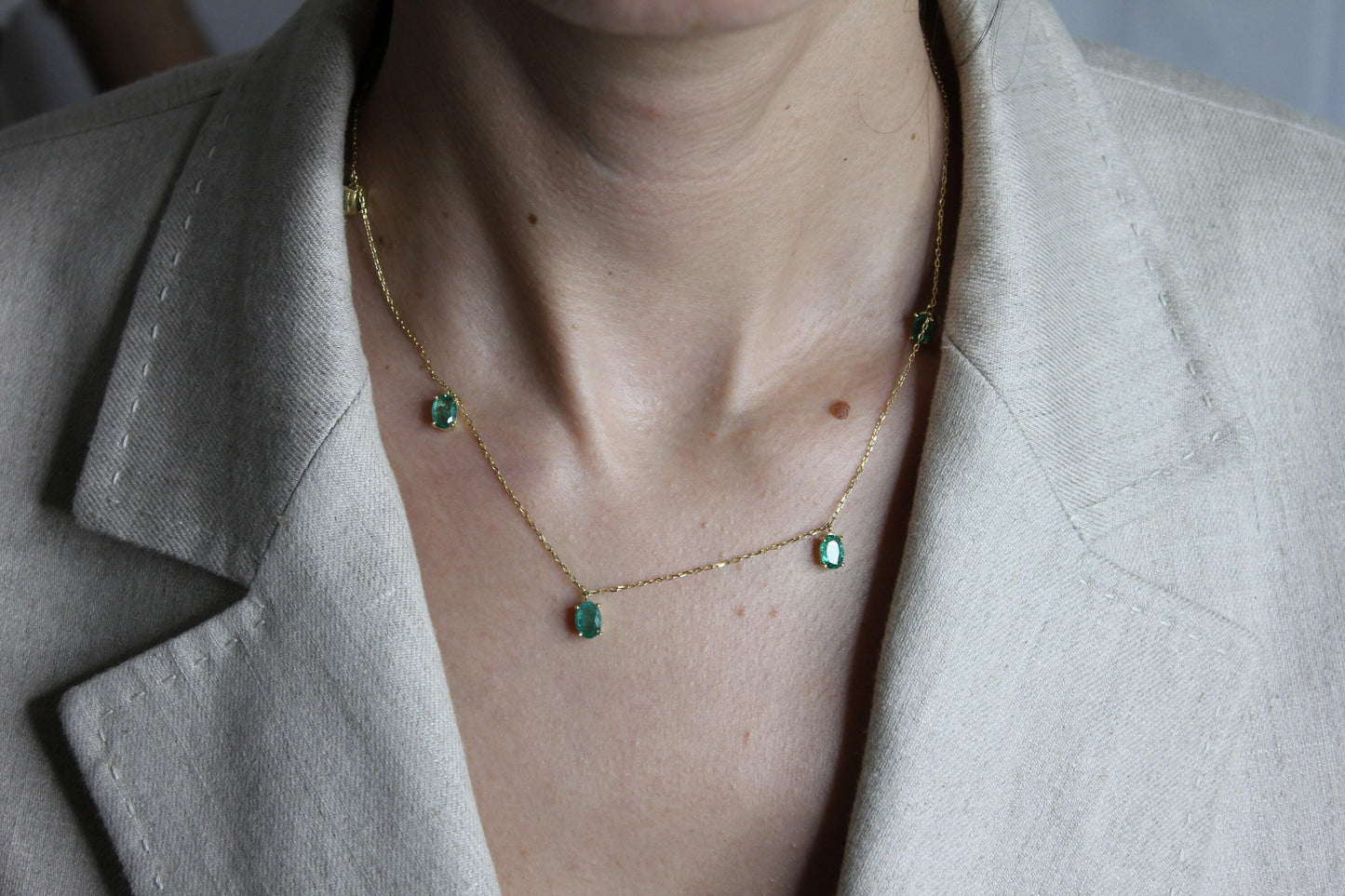 multi oval shape brilliant cut vivid green emeralds 14 karat yellow gold chain l
