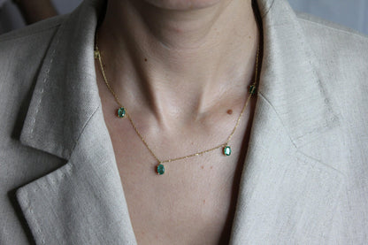 Multi Oval Shape Brilliant Cut Vivid Green Emeralds 14 Karat Yellow Gold Chain L