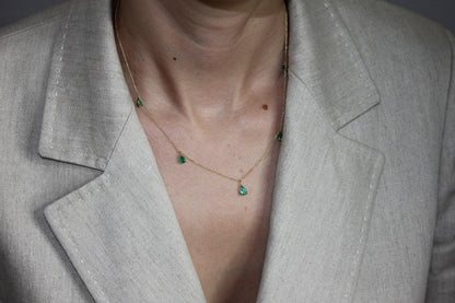 Multi Pear Water Drop Shape Brilliant Cut Vivid Green Emeralds 14 Karat Yellow G