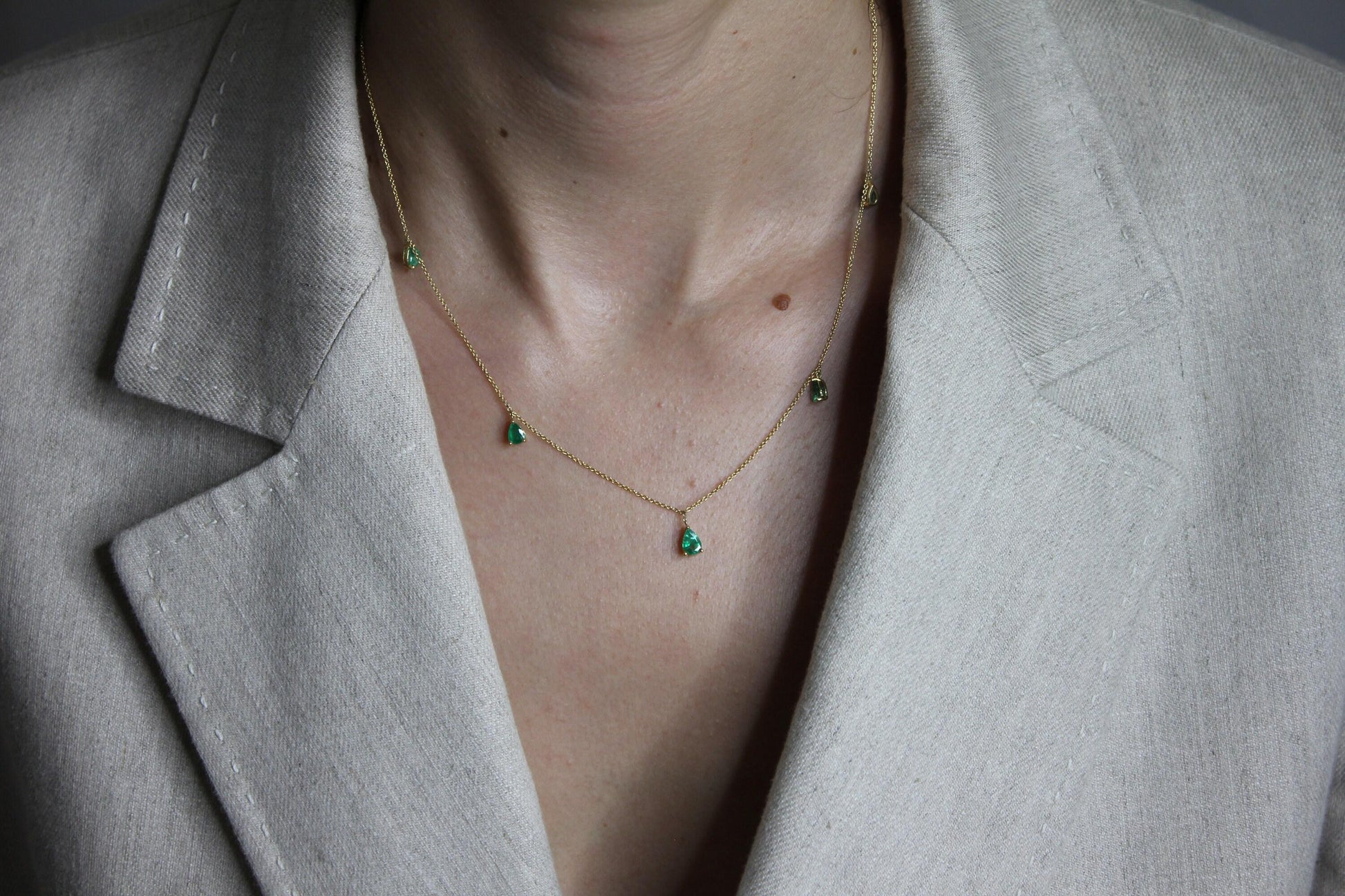 Multi Pear Water Drop Shape Brilliant Cut Vivid Green Emeralds 14 Karat Yellow G