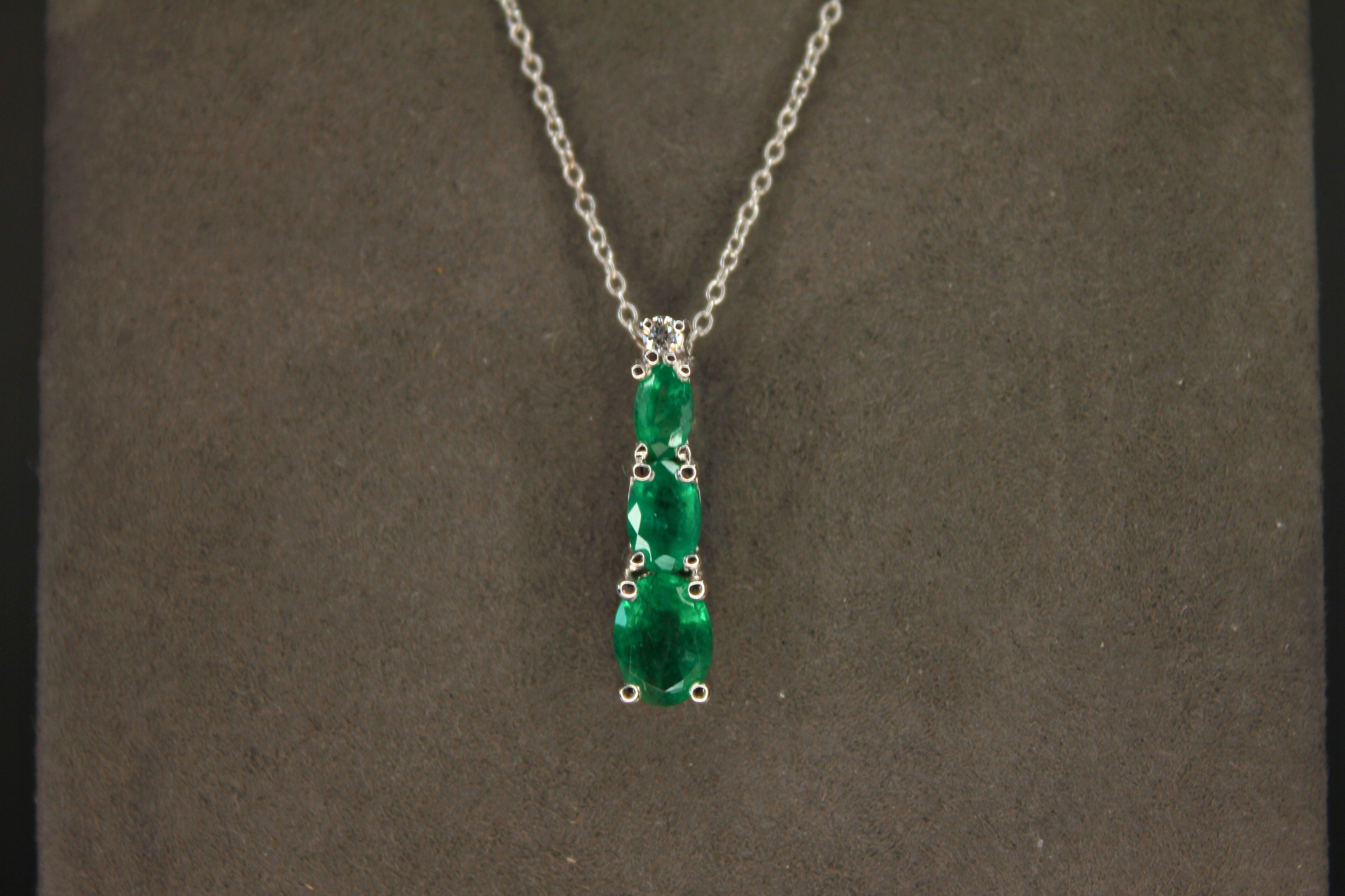 Oval Shape Drop Shape Emerald Diamond 18 Karat White Gold Chain Pendant Necklace