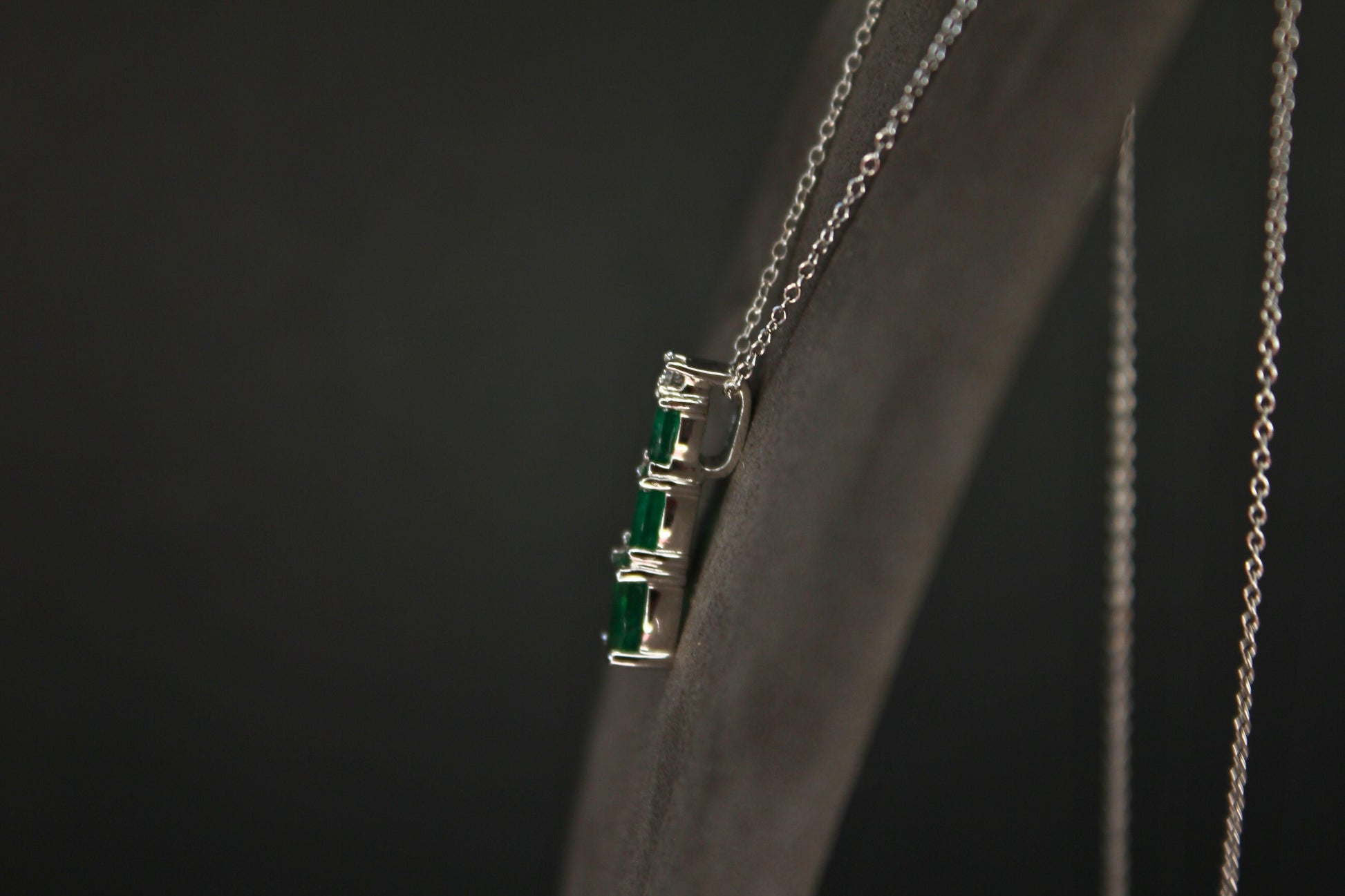 Oval Shape Drop Shape Emerald Diamond 18 Karat White Gold Chain Pendant Necklace