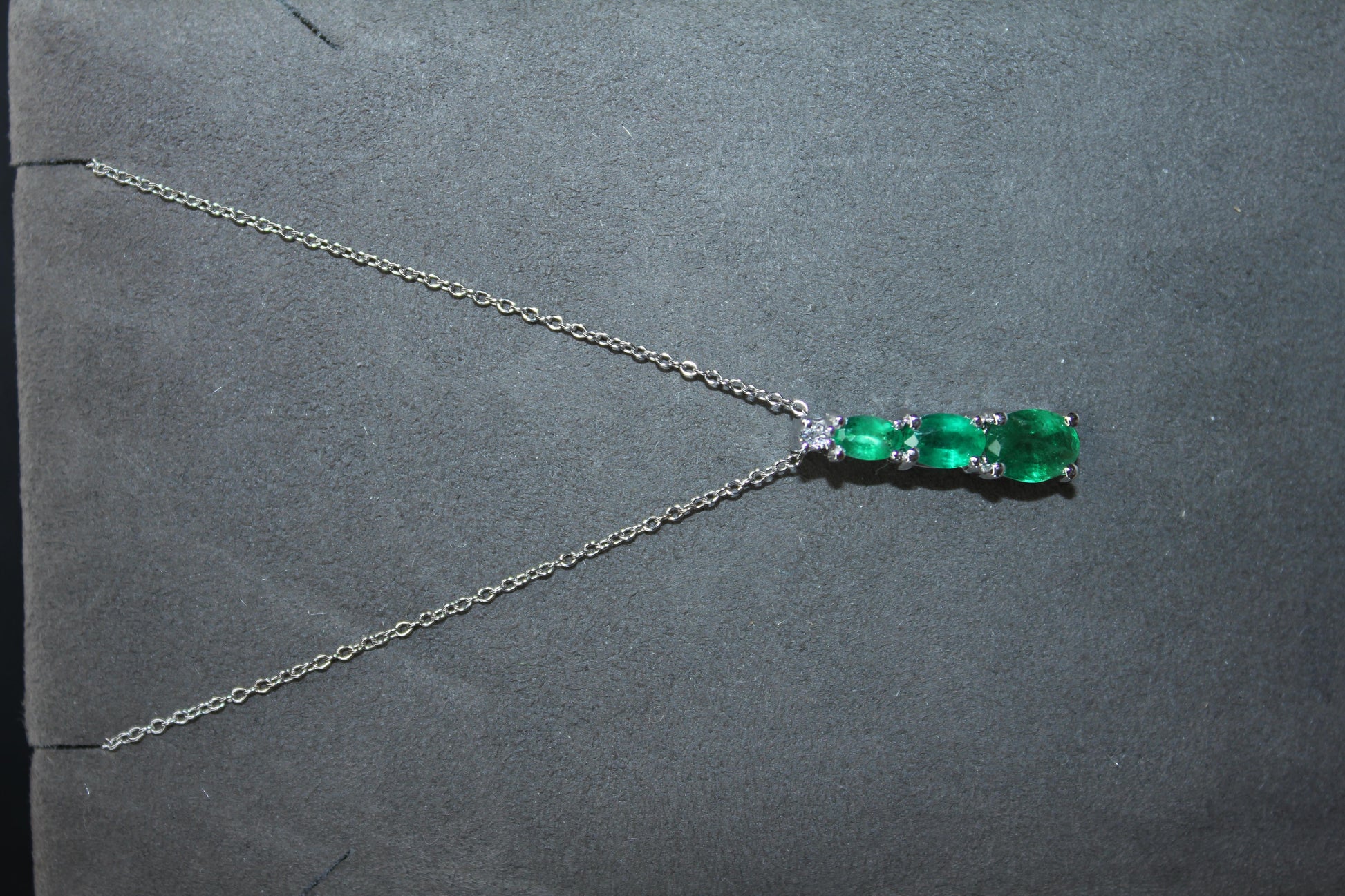 Oval Shape Drop Shape Emerald Diamond 18 Karat White Gold Chain Pendant Necklace