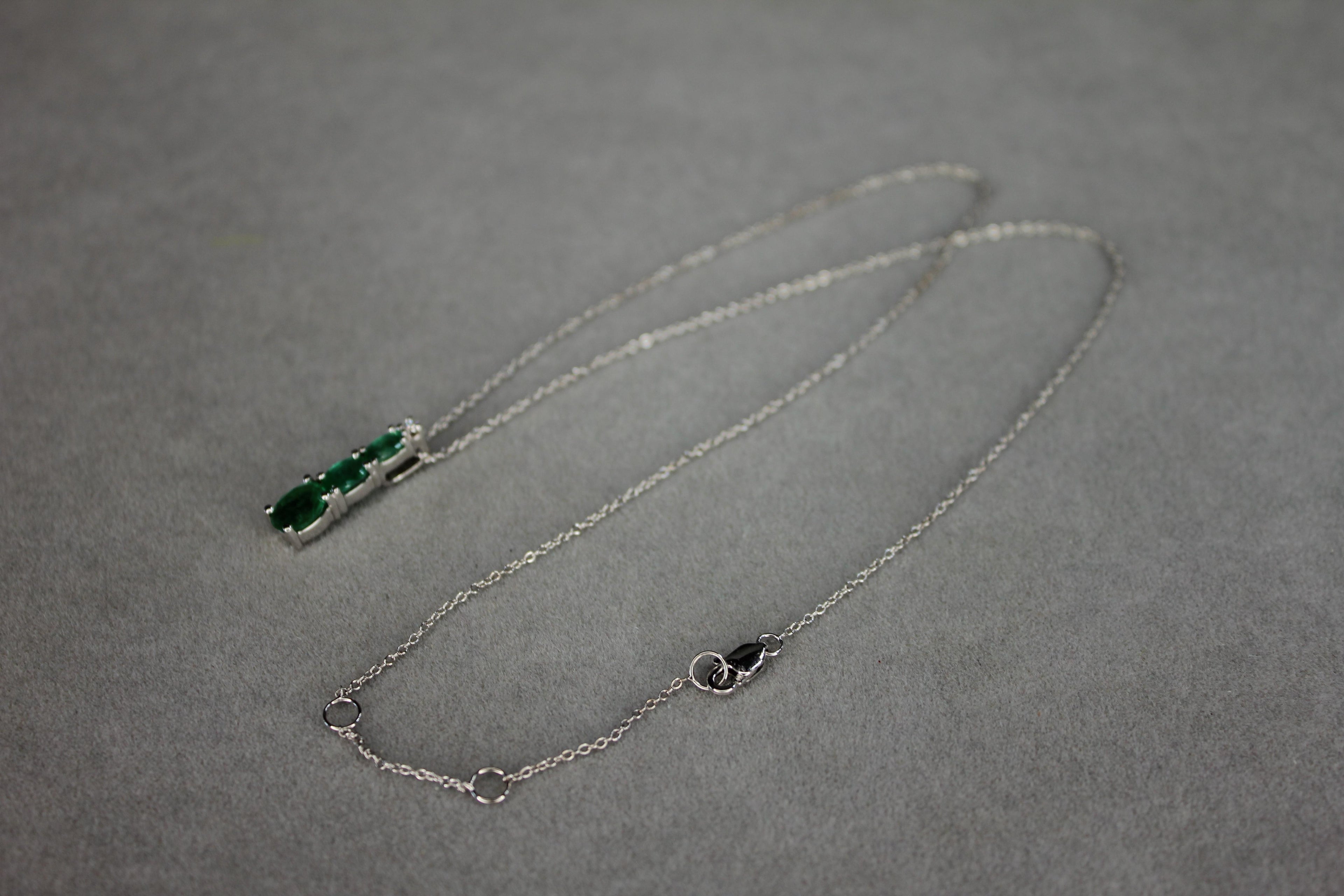 Oval Shape Drop Shape Emerald Diamond 18 Karat White Gold Chain Pendant Necklace