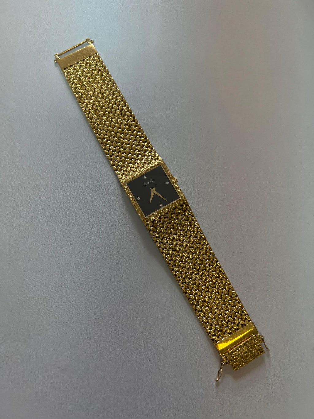Piaget Black Diamond Dial 18 Karat Yellow Gold Mesh Design Vintage Estate Watch