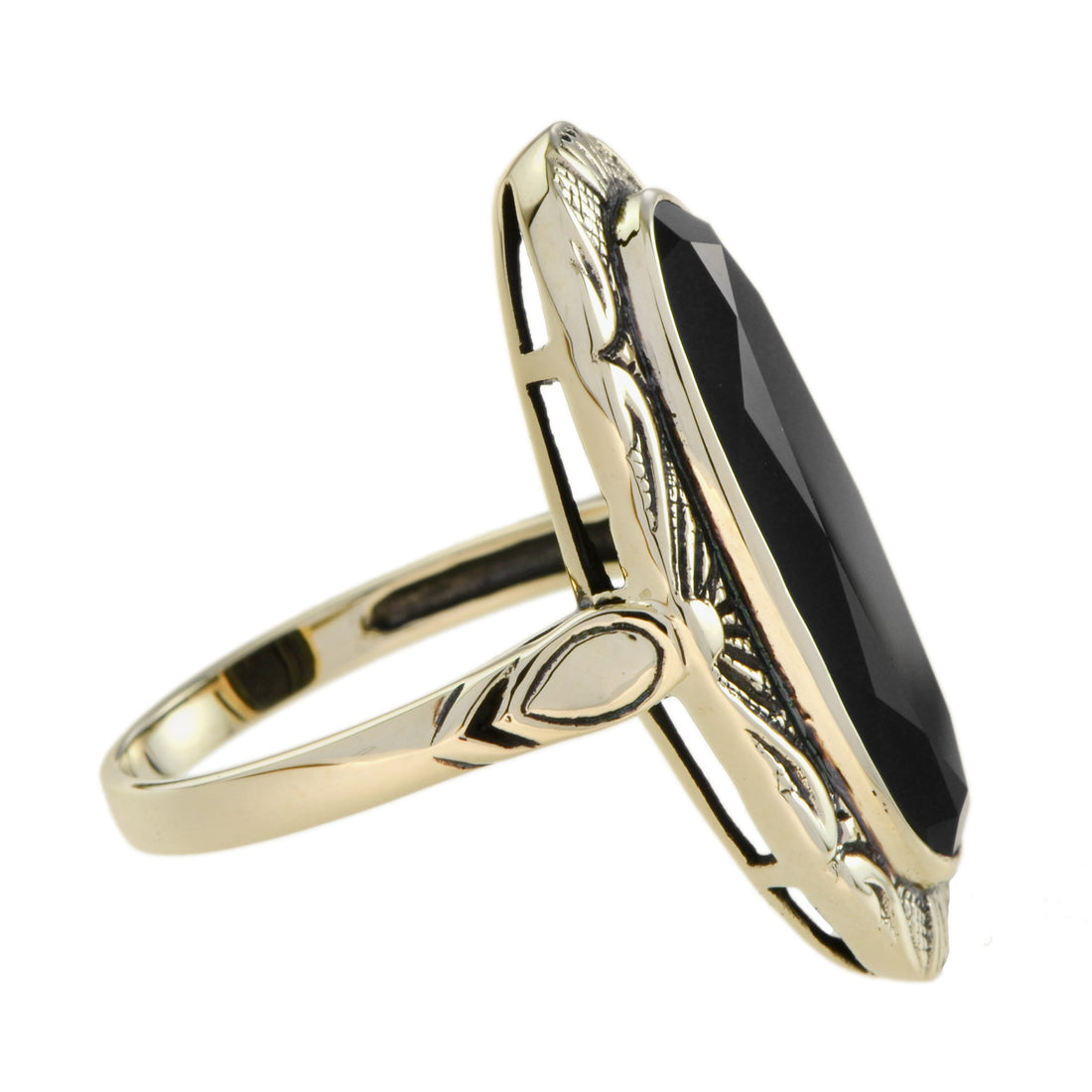 Oval Black Onyx Vintage Style Cocktail 9K Yellow Gold Ring