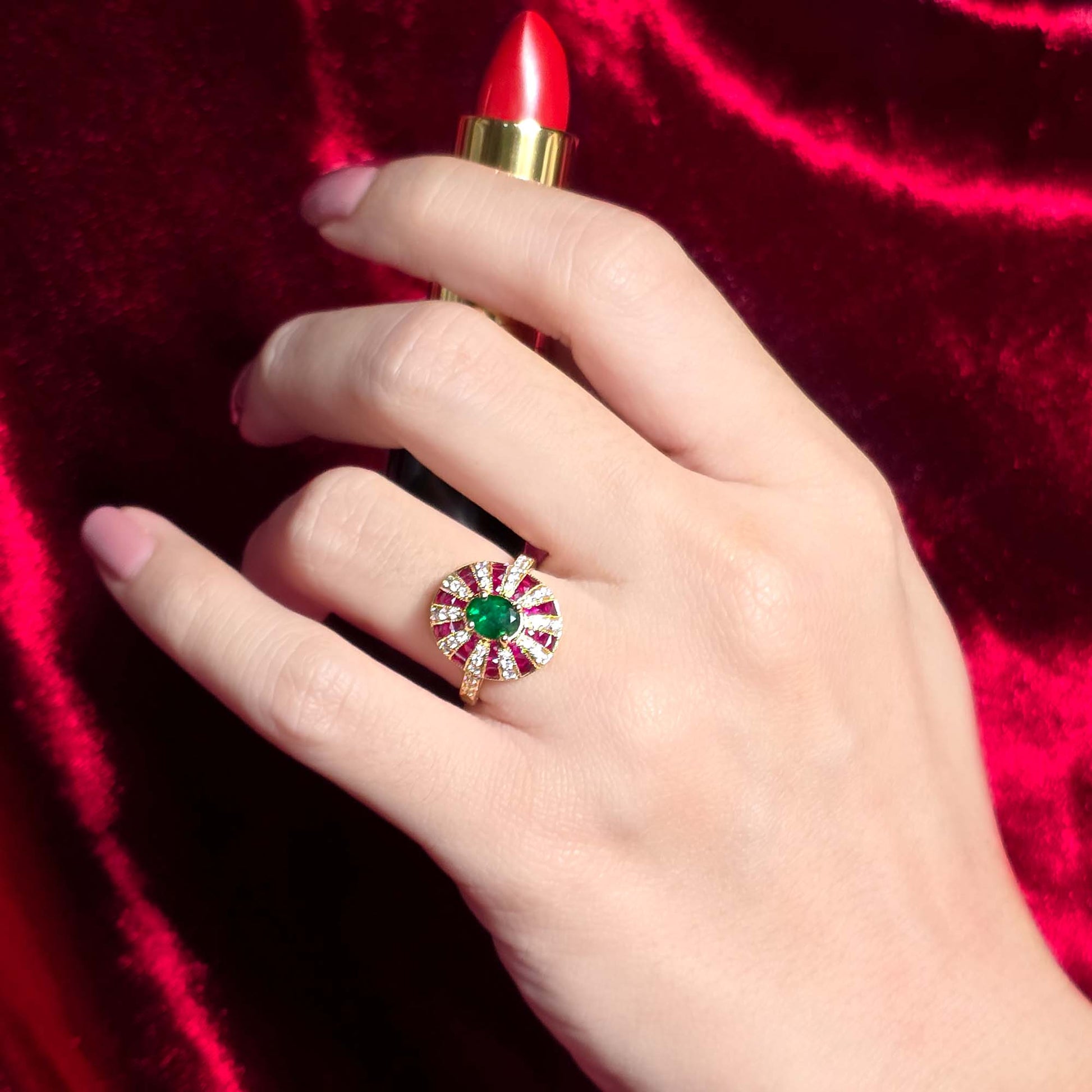 Green Emerald & Red Ruby Diamond Art Deco Style 18 Yellow Gold Ring
