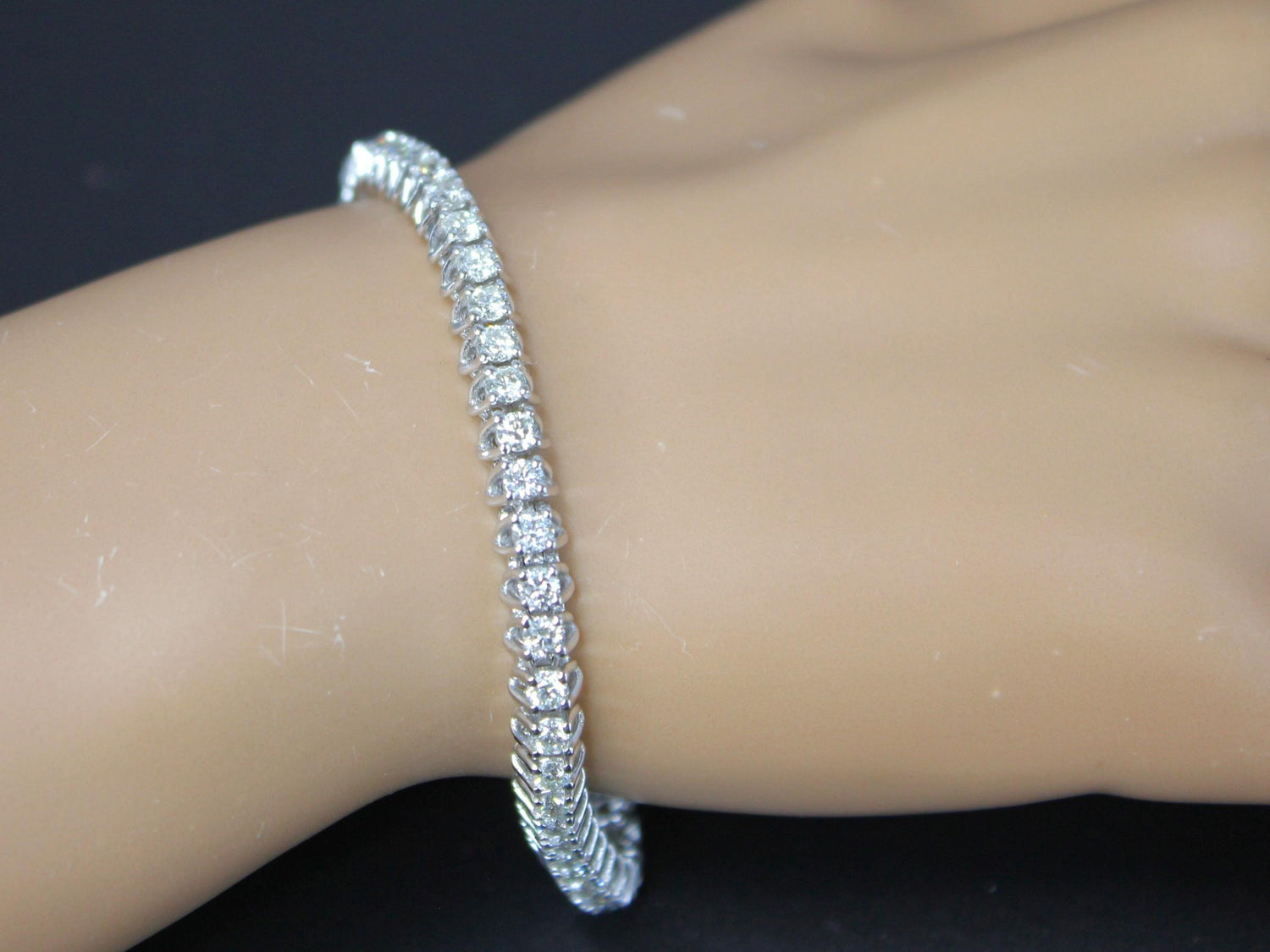 Round Diamond 6 Carat Tennis Line Classic Fashion 14 Karat White Gold Bracelet