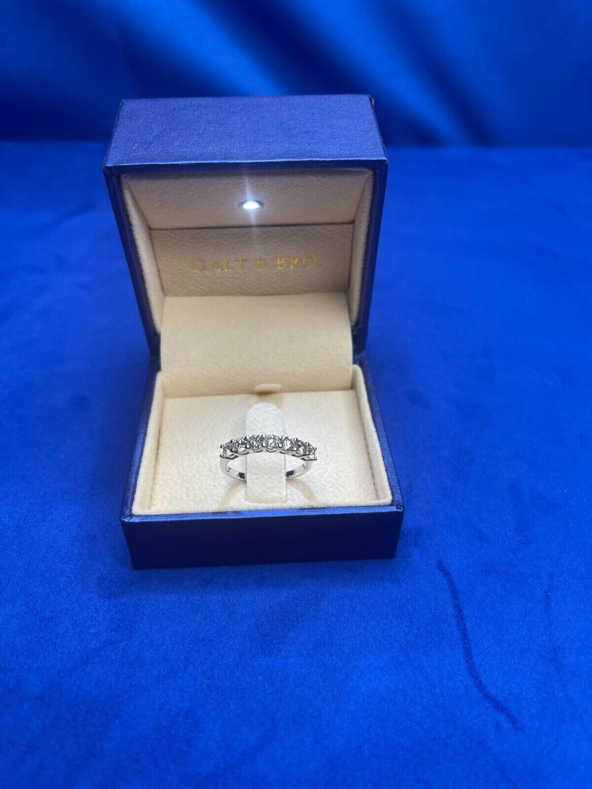 Round Shape Brilliant Cut Silvery Grey Warm Diamonds Classic Line Anniversary We