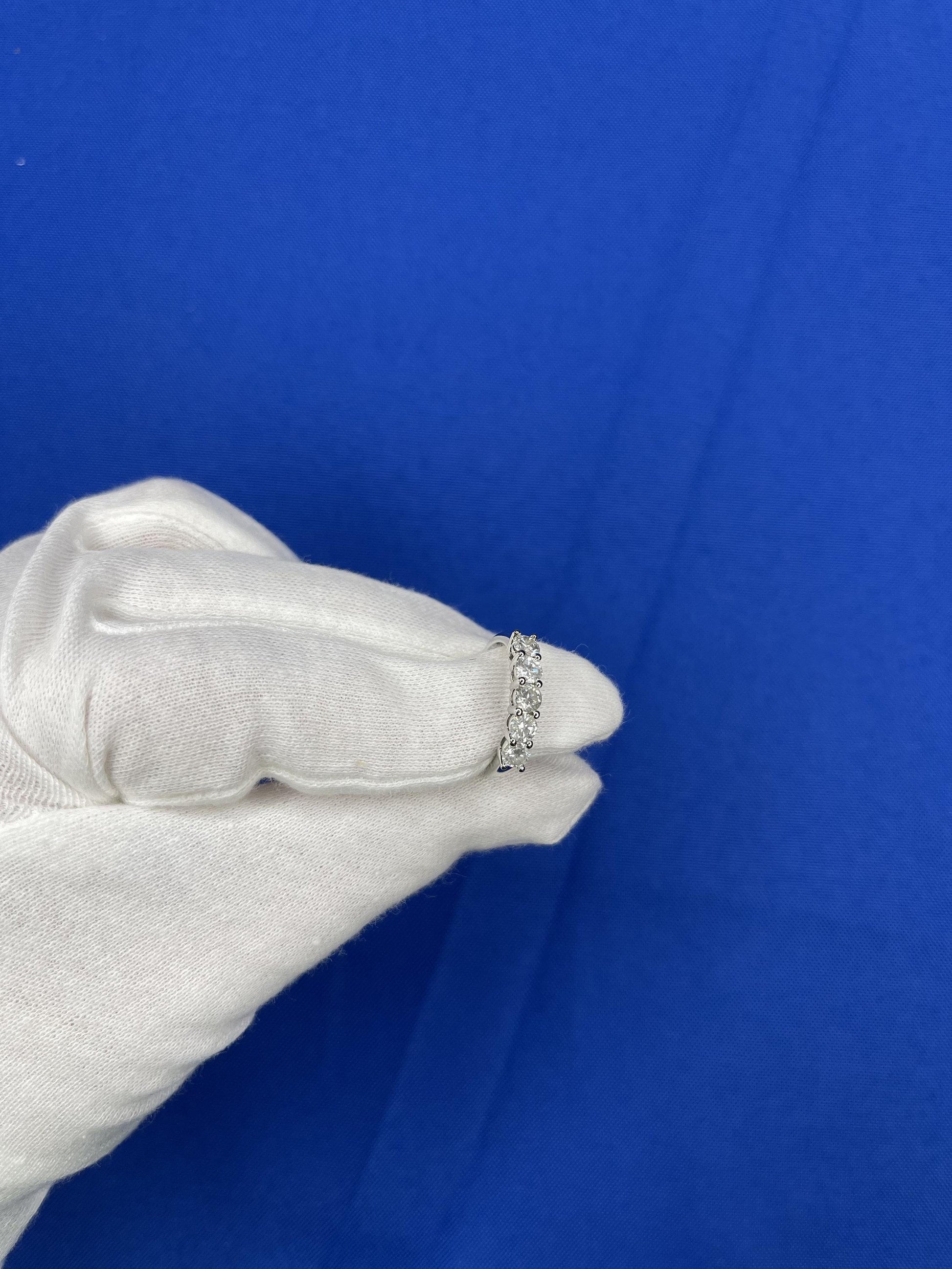Round Shape Brilliant Cut Silvery White Diamond 5 Stone Eternity 1 Carat Stackab