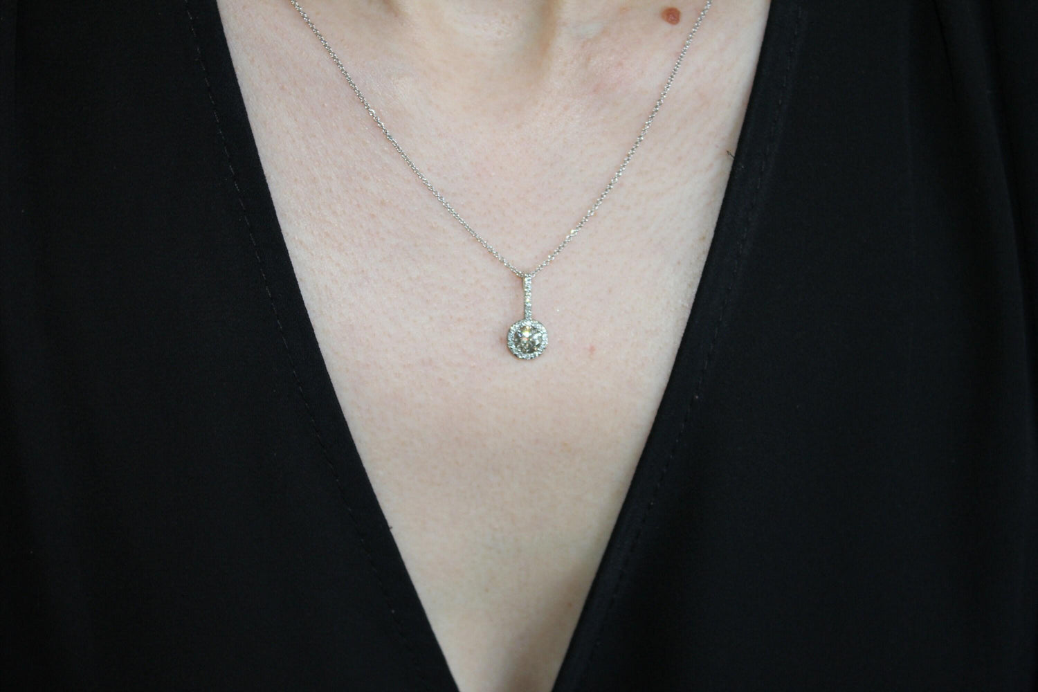 Round Shape Brilliant Cut Solitaire Diamond Pave Halo Set 14 Karat White Gold Da