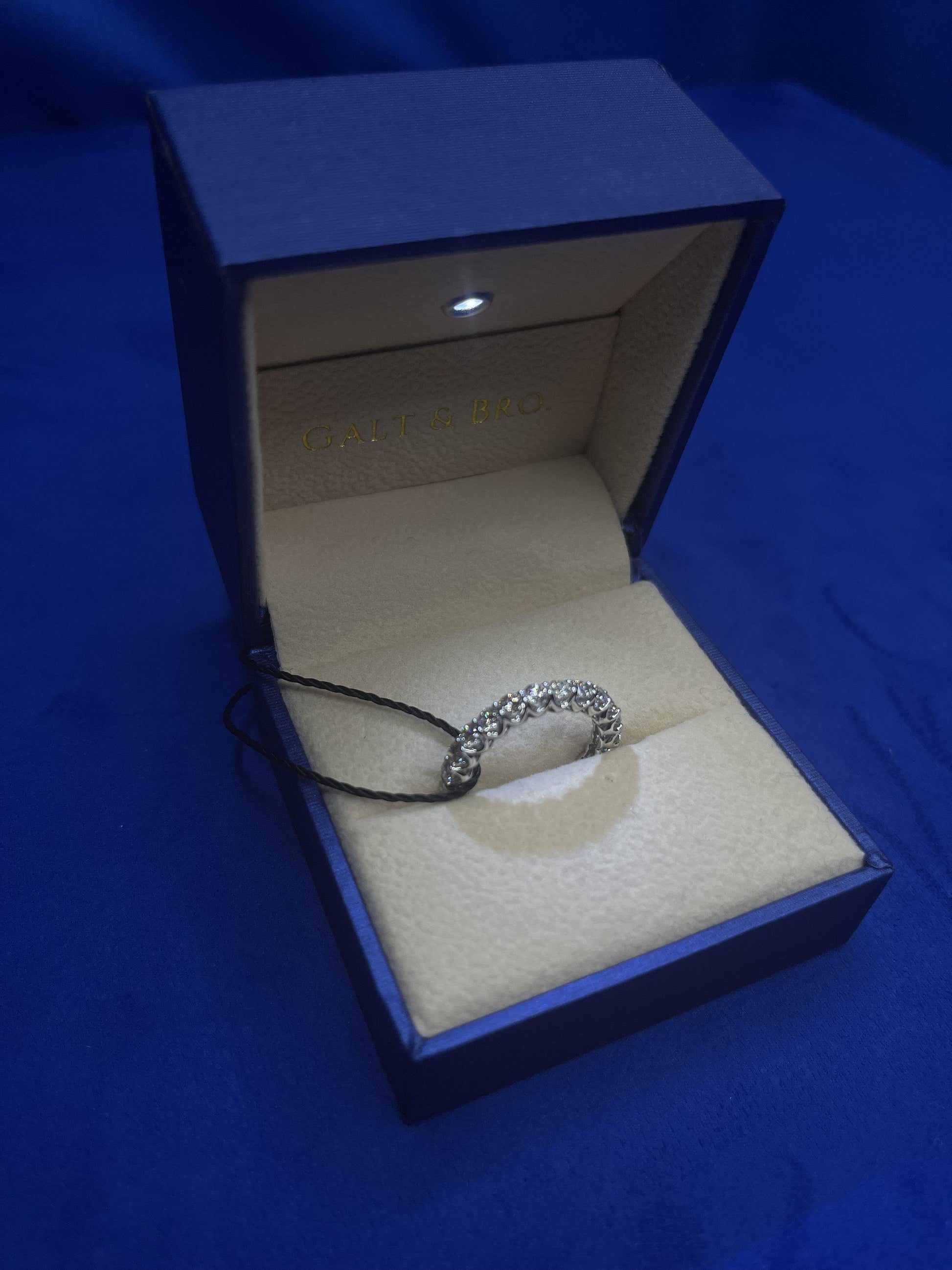 Round Shape Brilliant Cut Warm Silver Diamond Classic Stack Eternity Wedding Ann