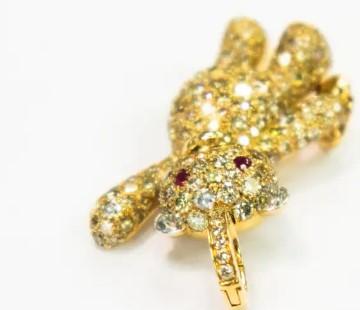 fancy diamond & ruby 18k yellow gold teddy bear pendant necklace